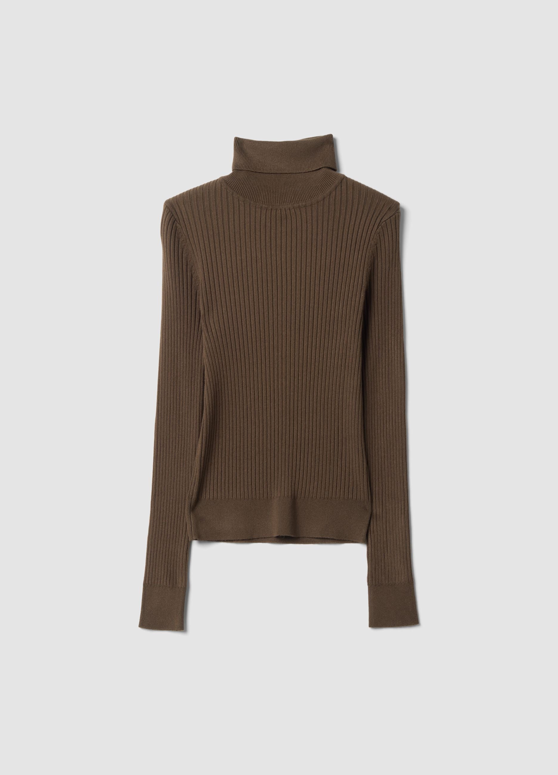 Brauner Rippstrick-Rollkragenpullover aus Viskosemix