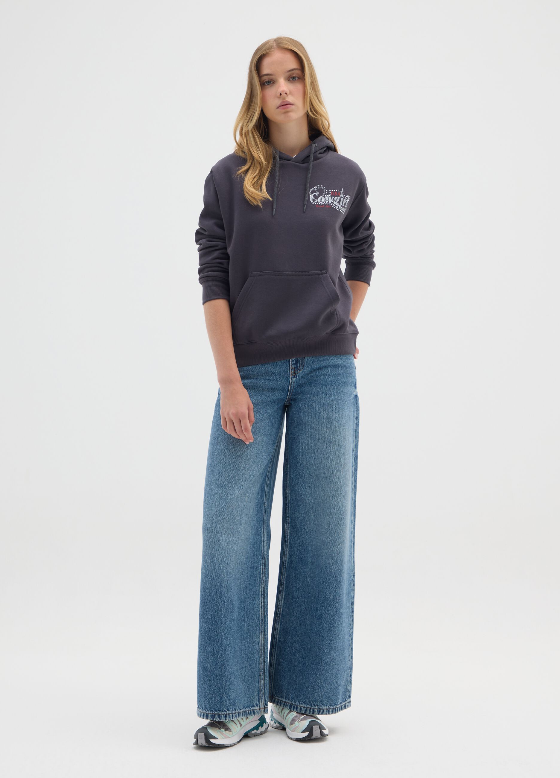 Black cotton blend sweatshirt with regular fit