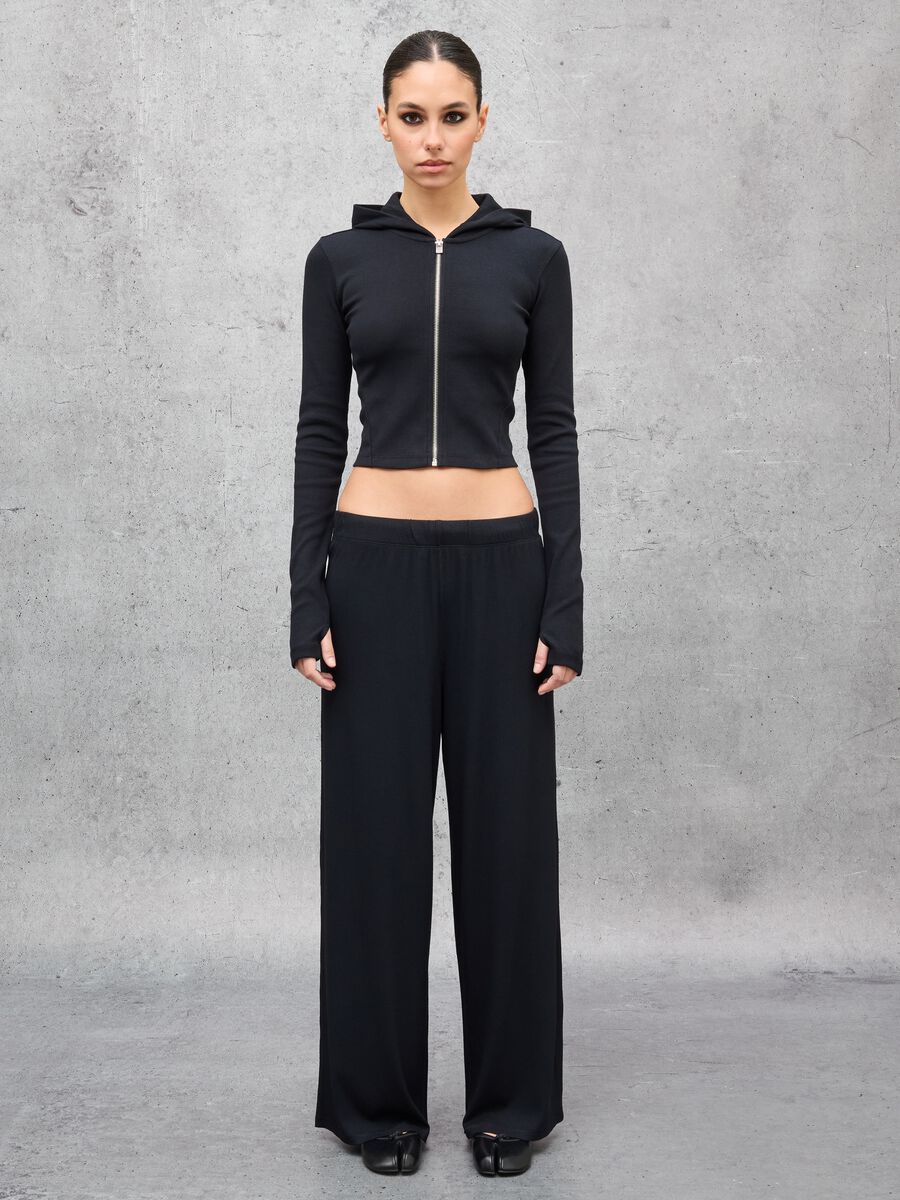 Sudadera con Capucha Negra Acanalada_5