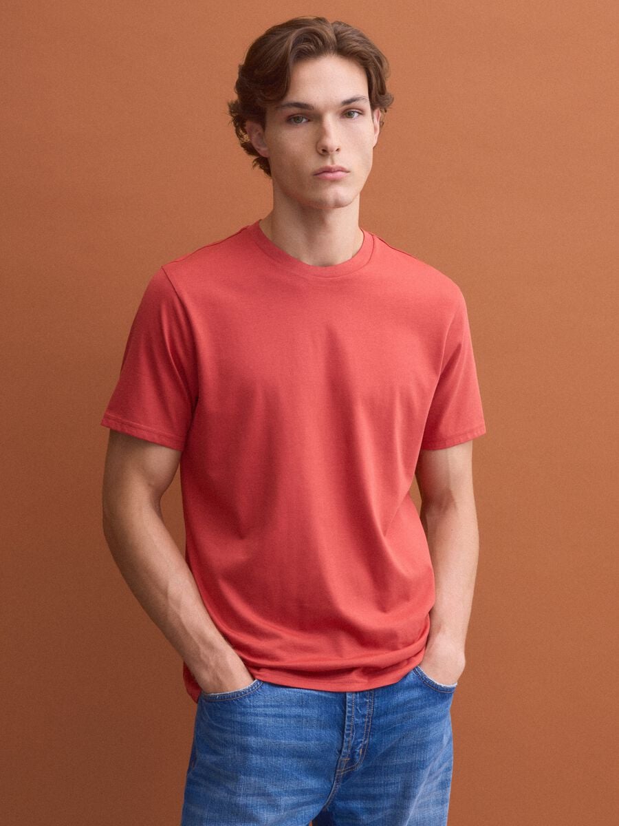 Red Supima cotton crew-neck T-shirt, regular fit_2