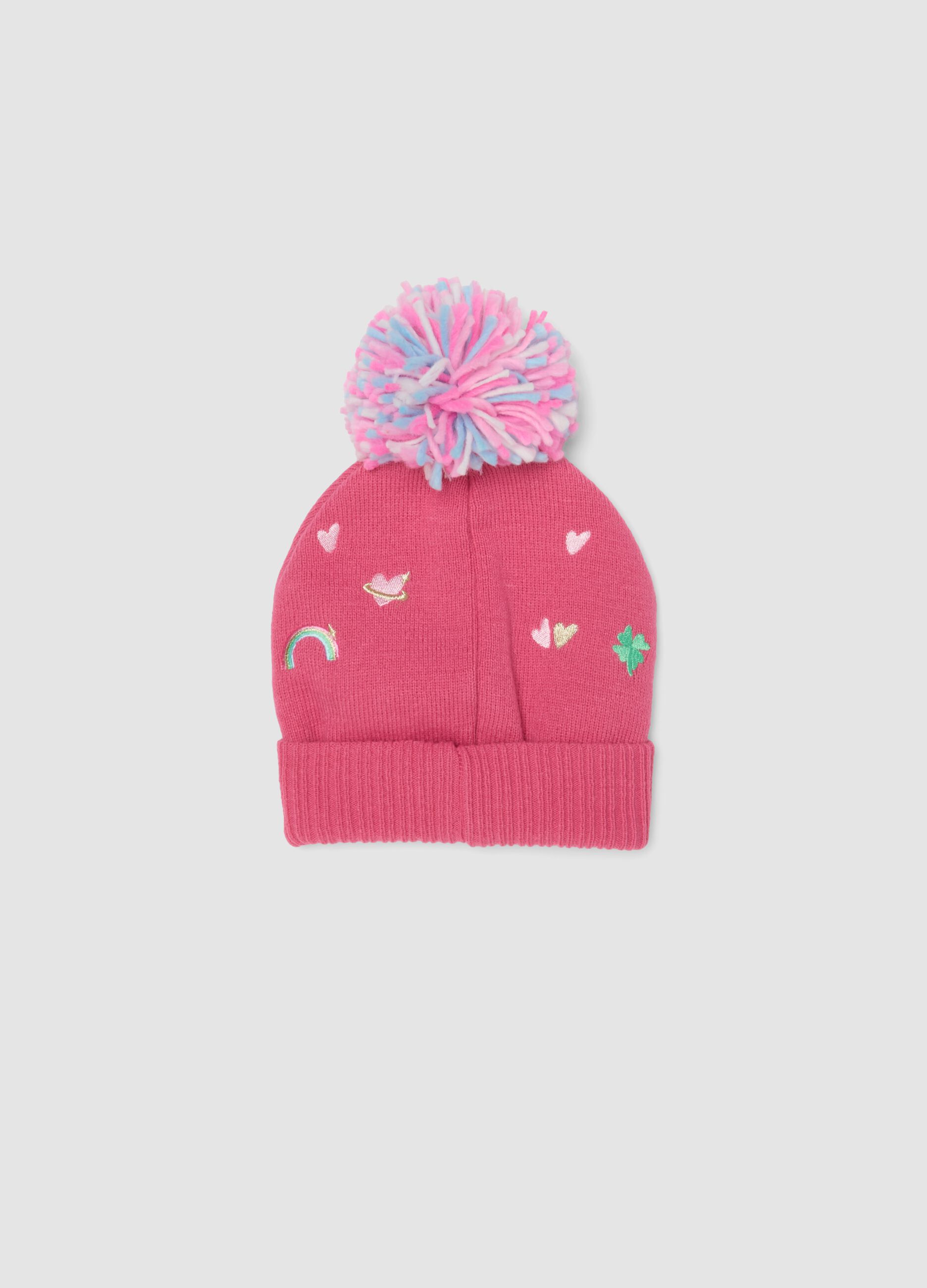 Cappello rosa in maglia con pon pon e ricami
