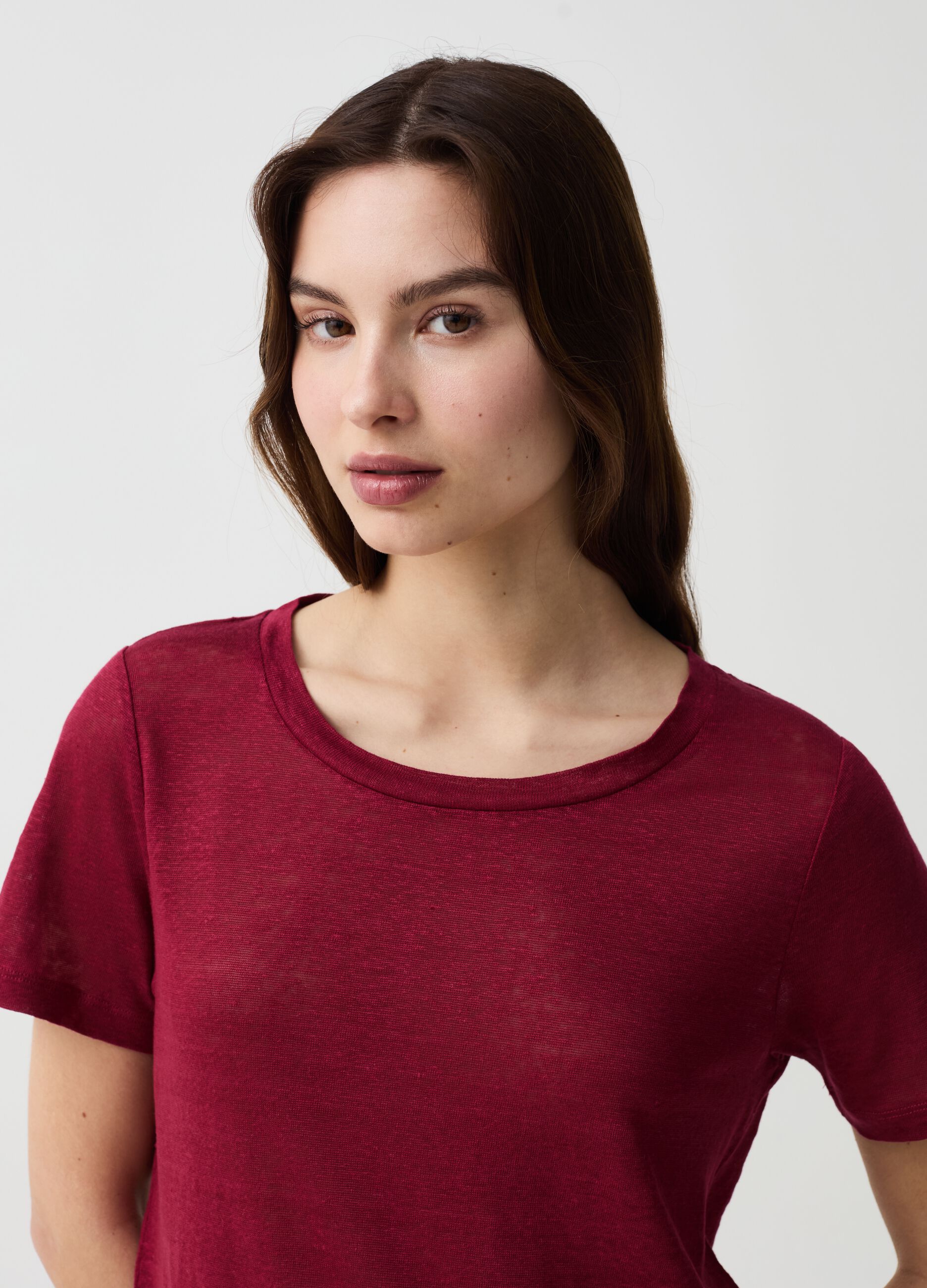 Camiseta de lino con cuello redondo