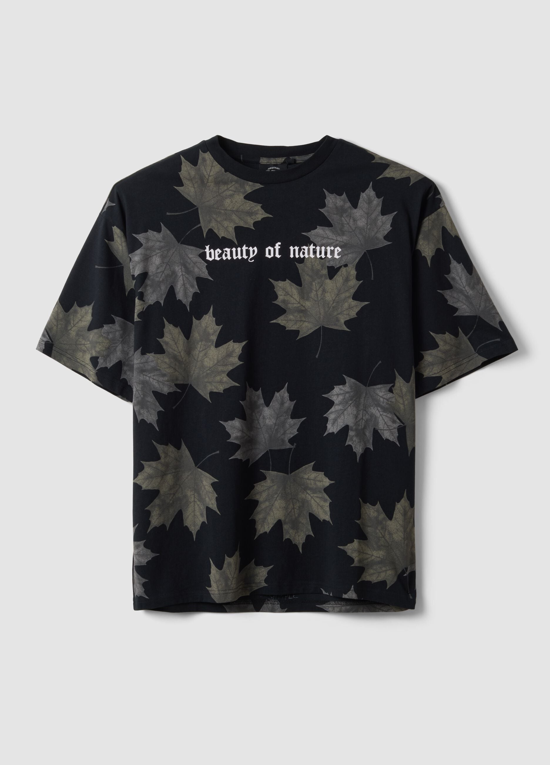 Black pure cotton T-shirt with "Beauty of nature" slogan