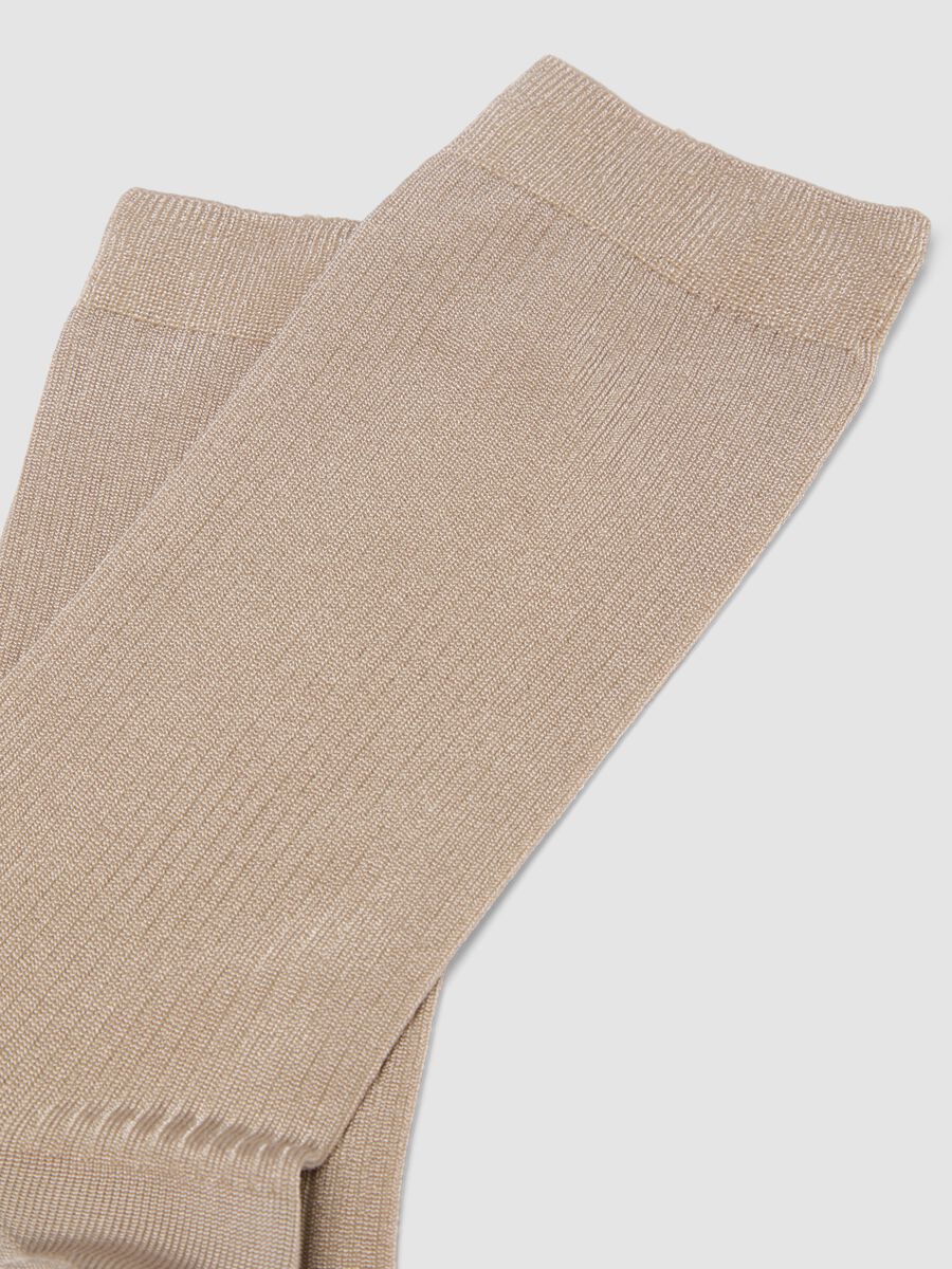 Beige gerippte Socken aus elastischer Viskose_1