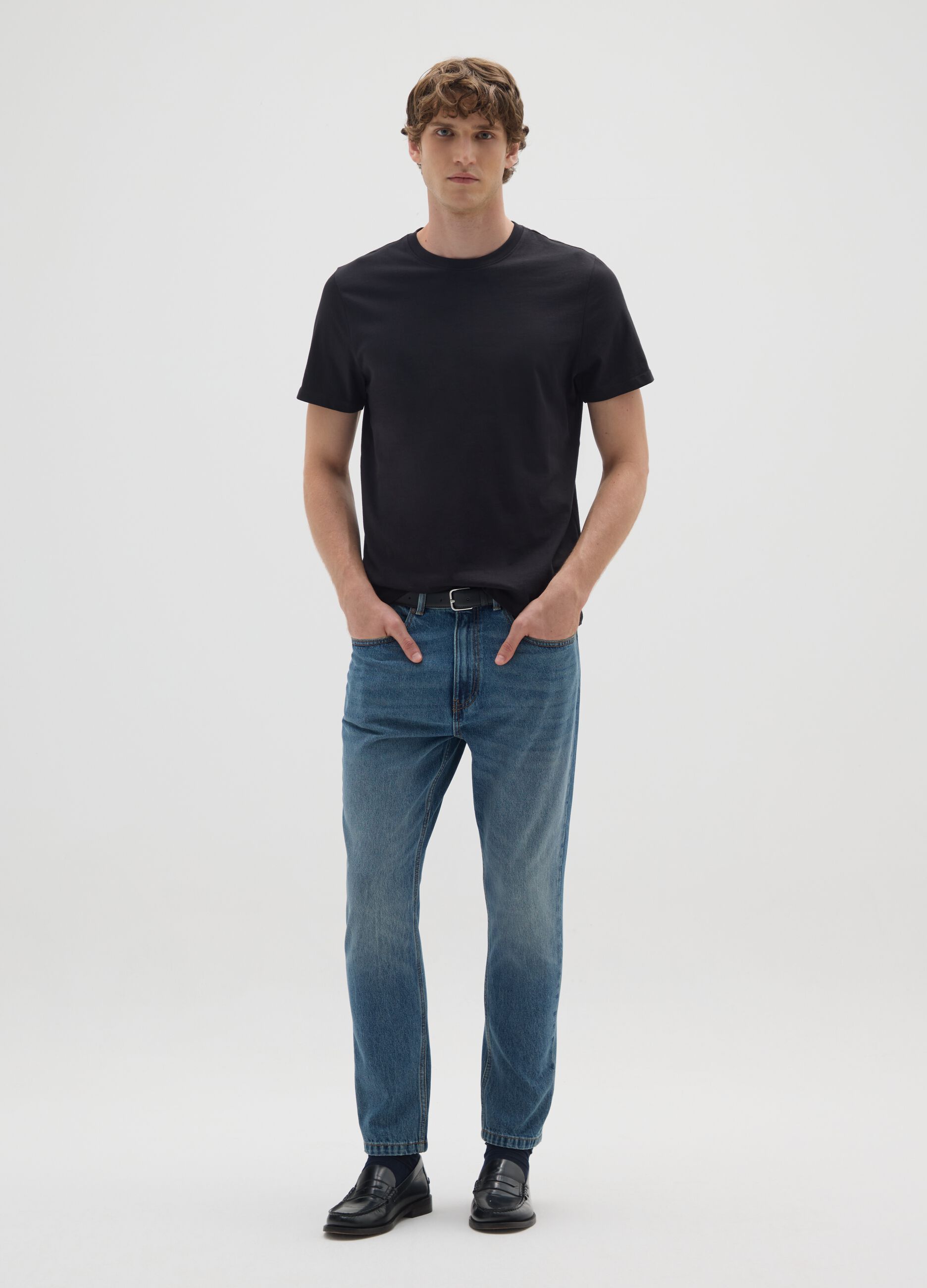 Pure cotton denim jeans in carrot fit