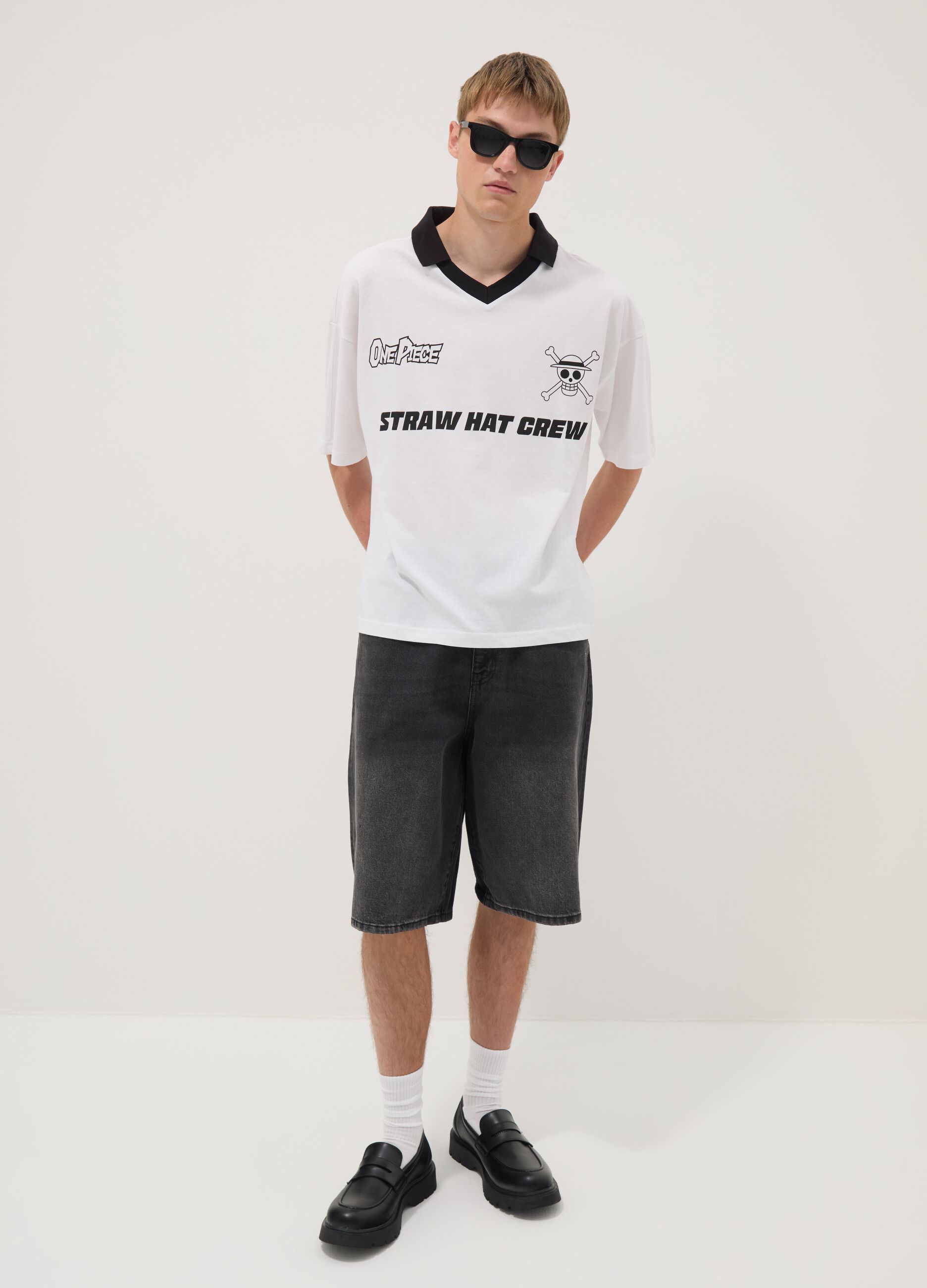 Wei&szlig;es T-Shirt aus reiner Baumwolle mit Kontrastkragen und One Piece-Print