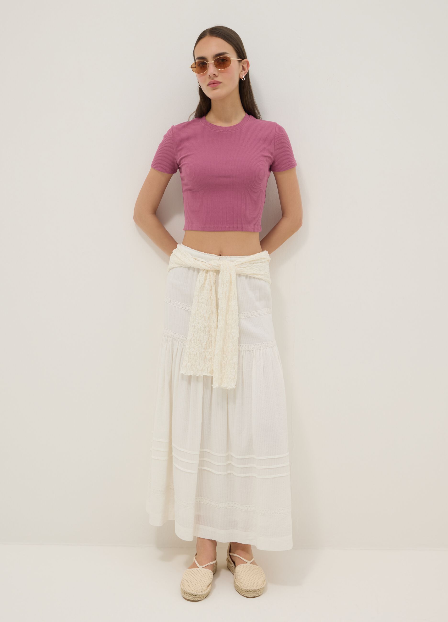 Pinkes geripptes Fitted T-Shirt aus Stretch-Baumwolle