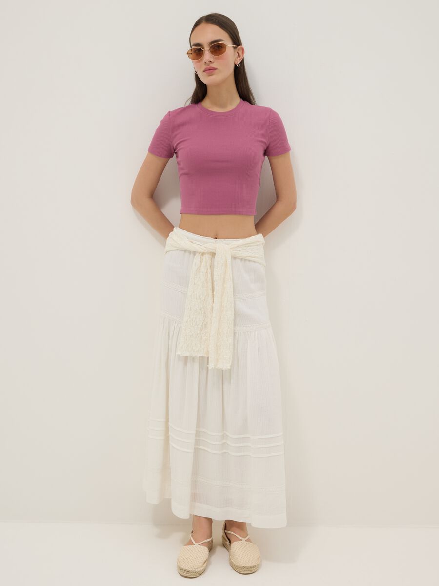 Pinkes geripptes Fitted T-Shirt aus Stretch-Baumwolle_2