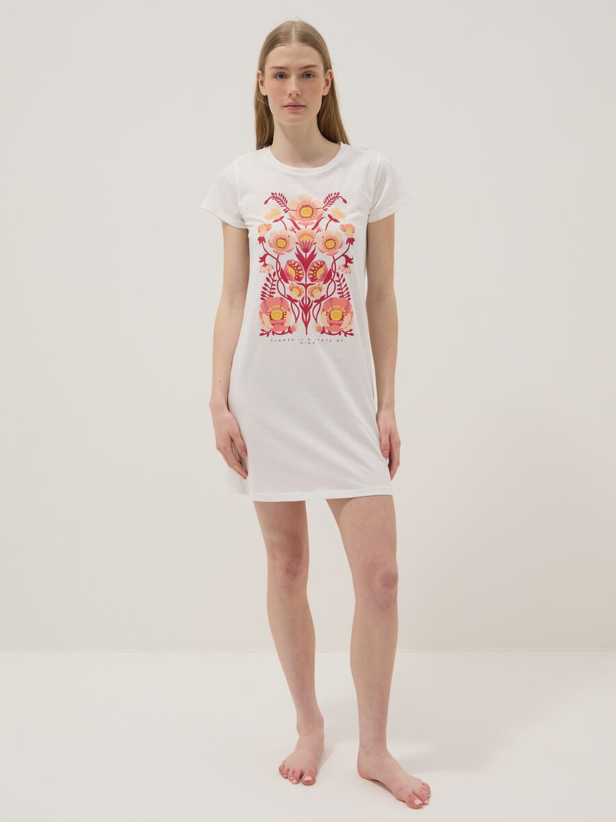White pure cotton floral print regular fit nightdress_0