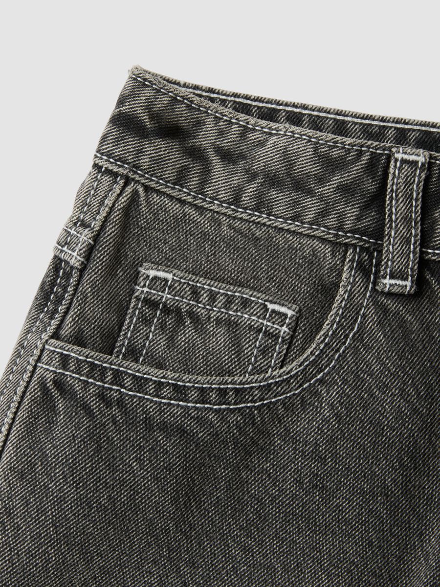 Grey pure cotton skater-fit shorts for boys_3