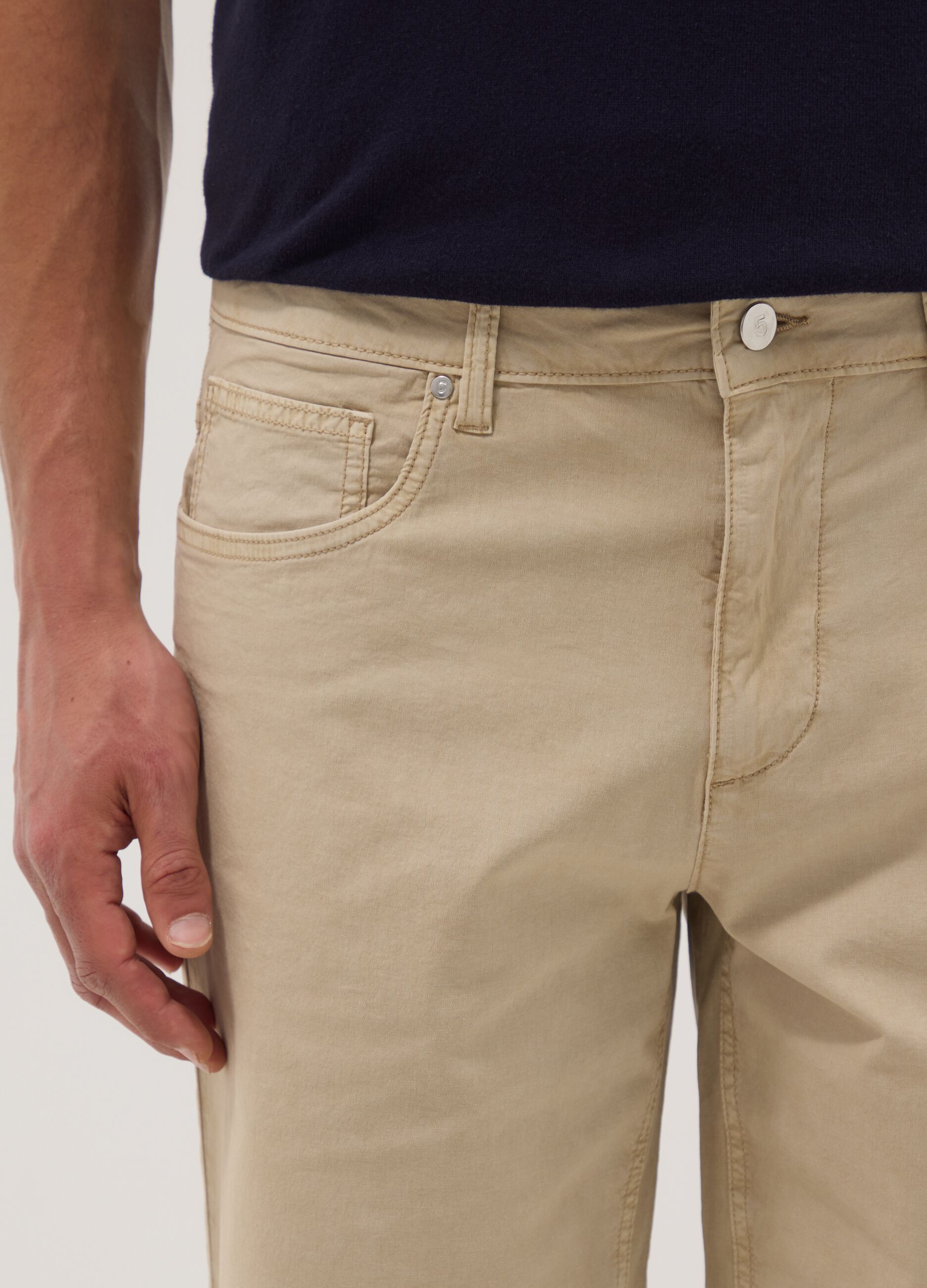Beige stretch cotton five-pocket Bermuda shorts