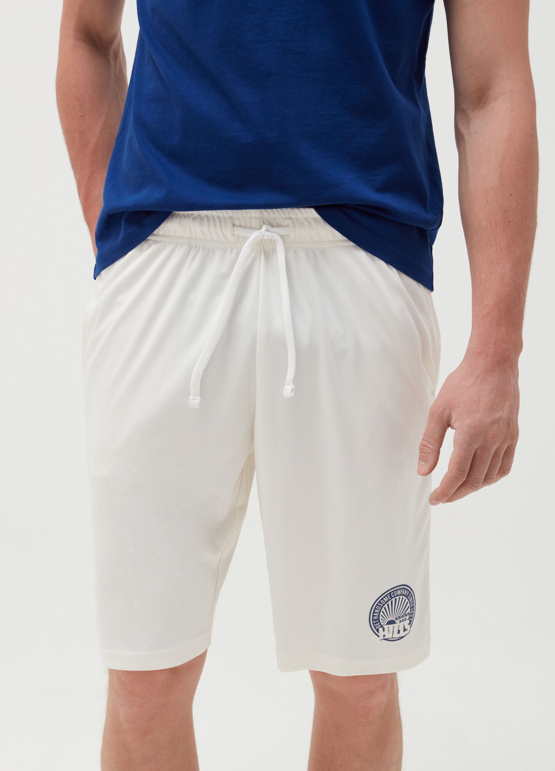 Bermuda shorts with drawstring and logo print