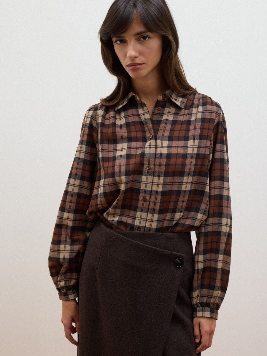 Brown checked shirt with classic collar_0