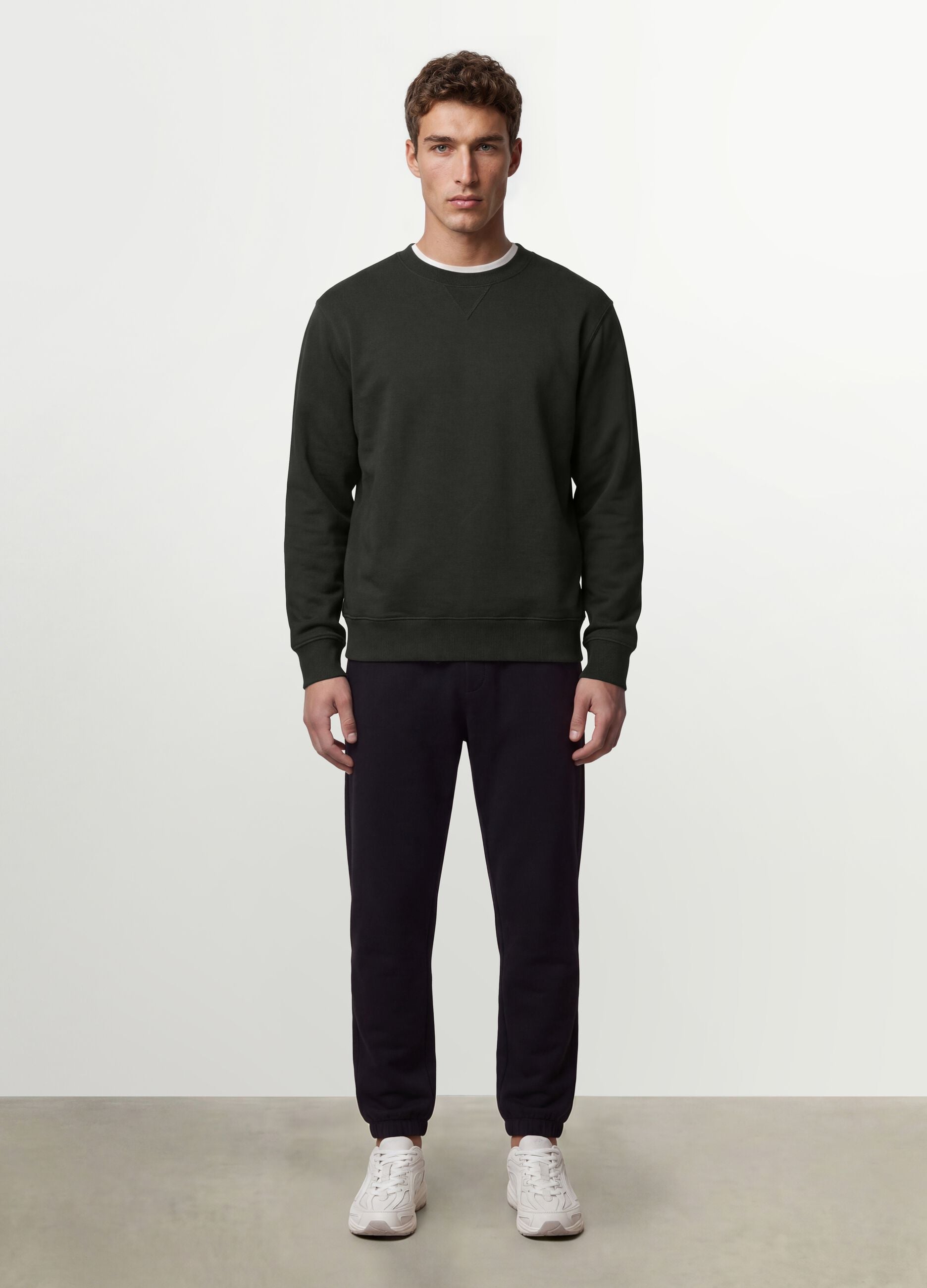 Black crew-neck sweatshirt in cotton blend, regular fit