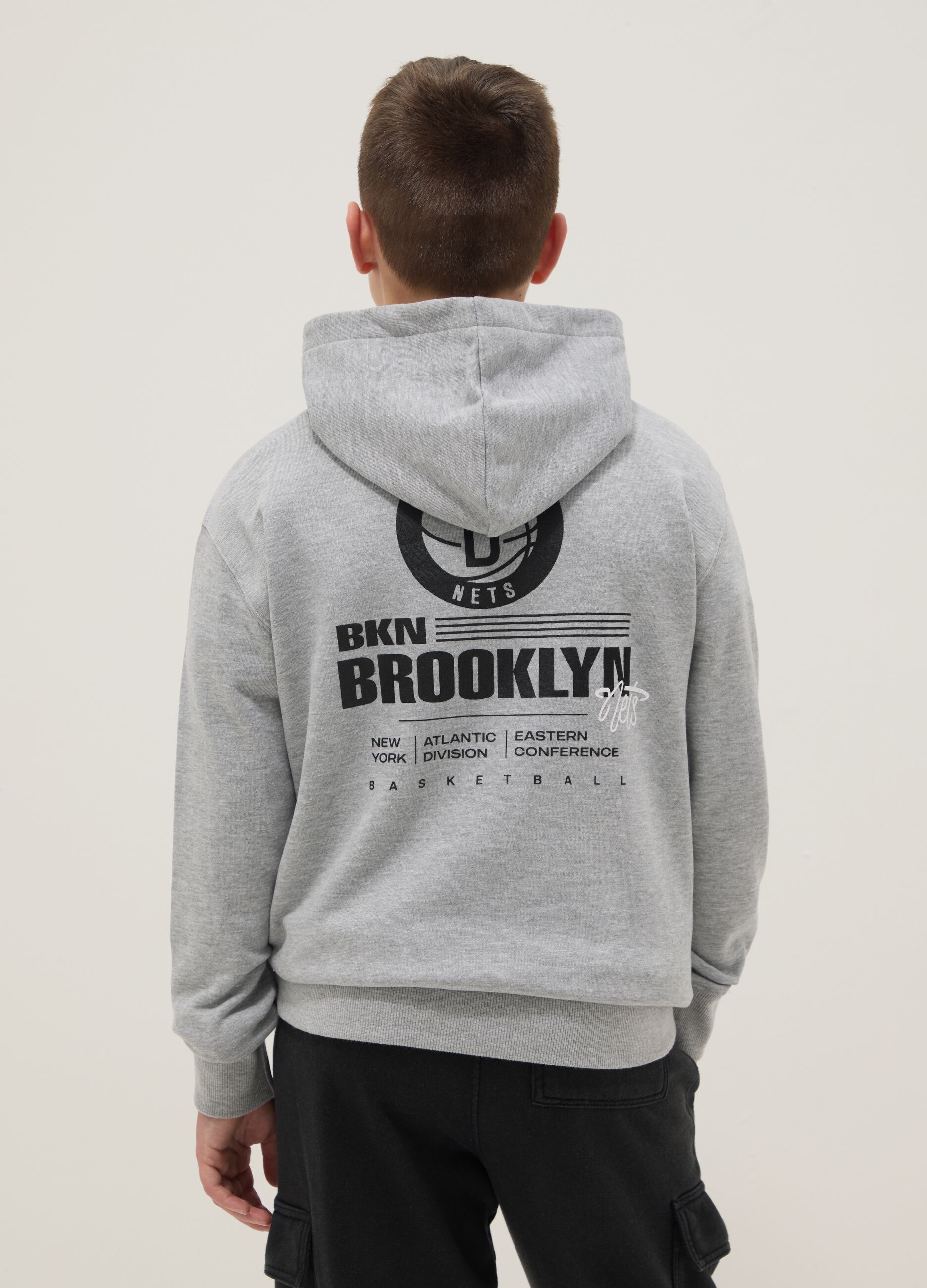 Grey pure cotton children's sweatshirt, regular fit, with Brooklyn Nets logo