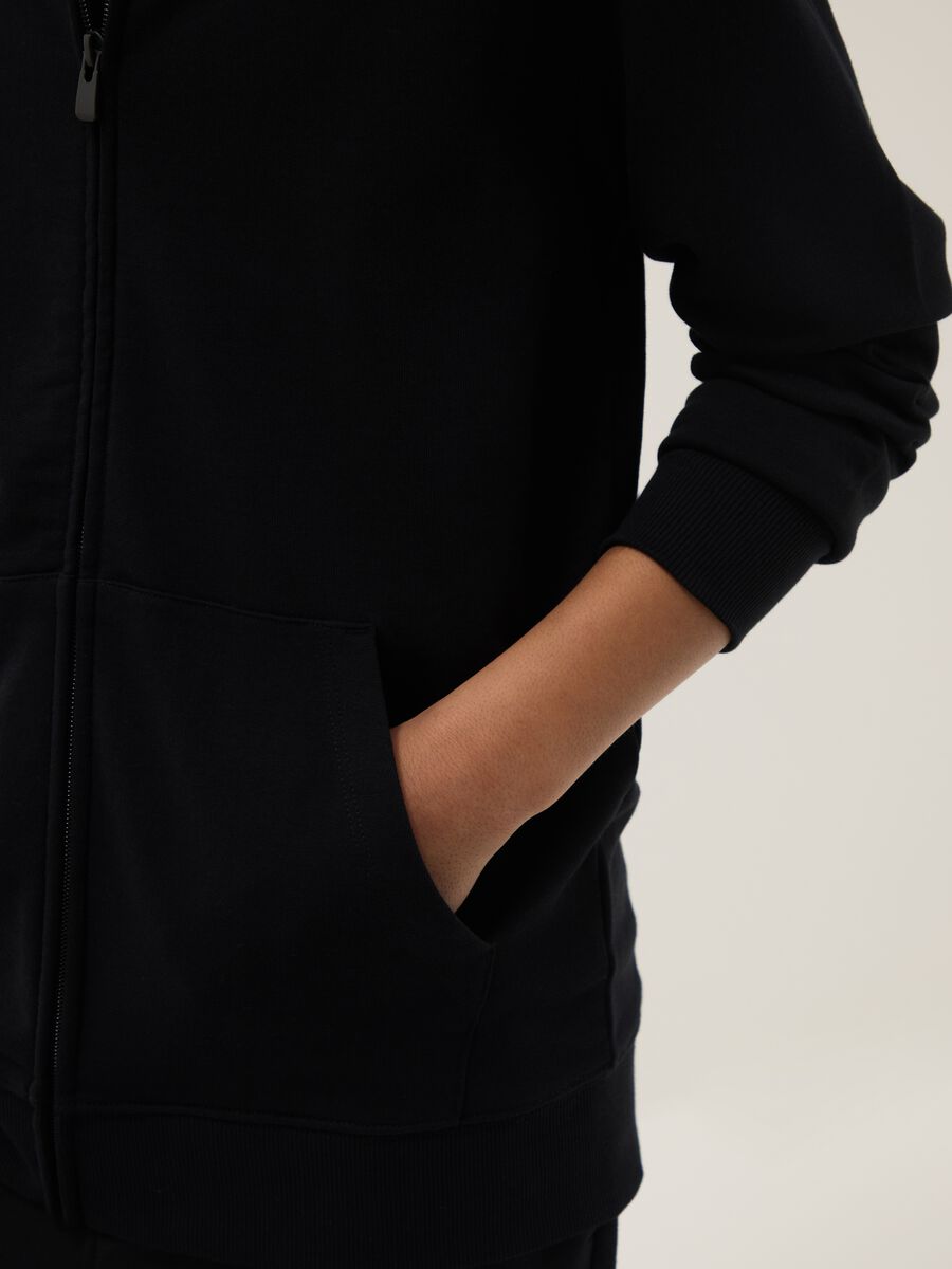 Black hoodie for boys in pure cotton with oversized fit and zip_2
