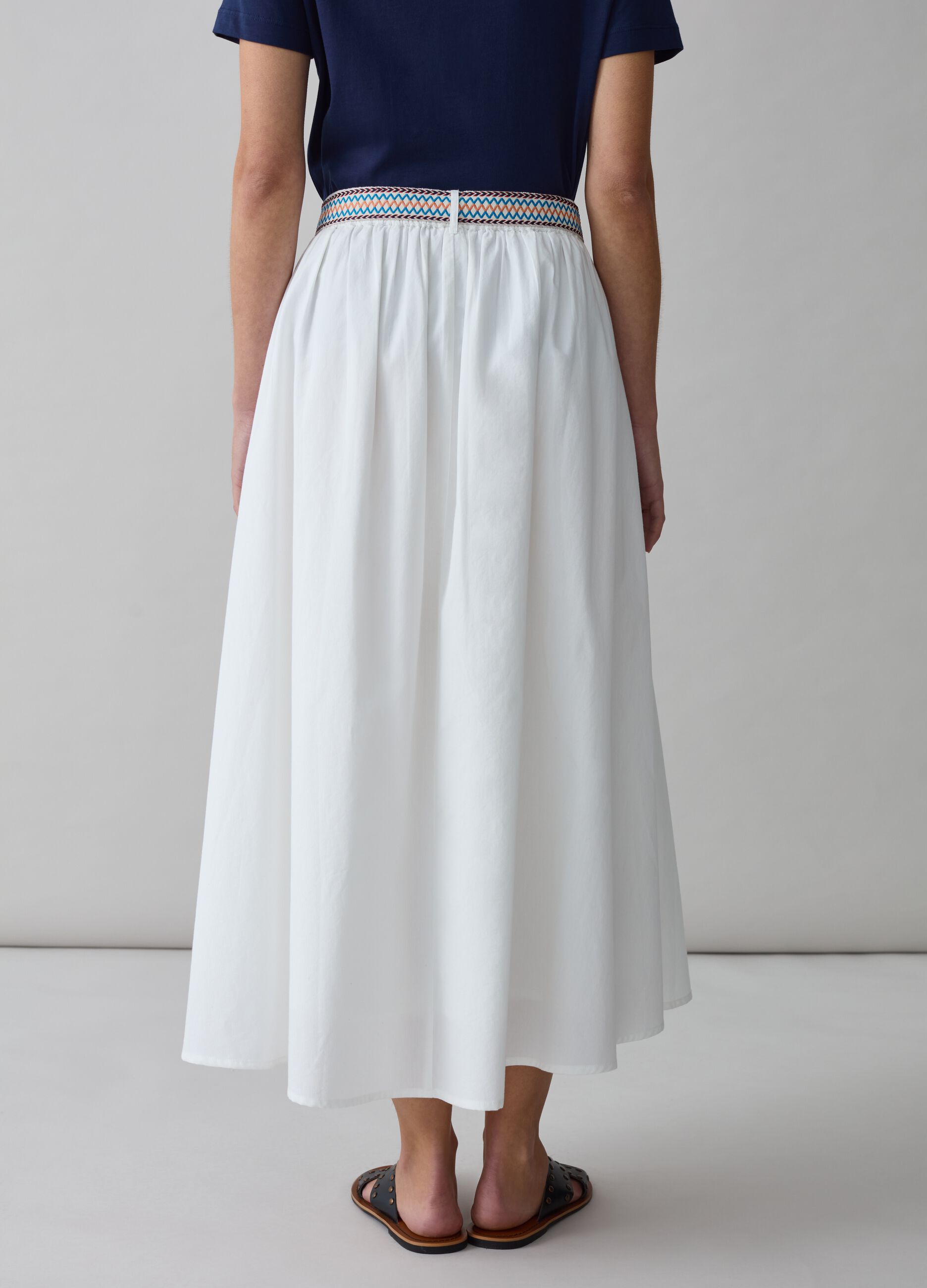 Long skirt with ethnic belt