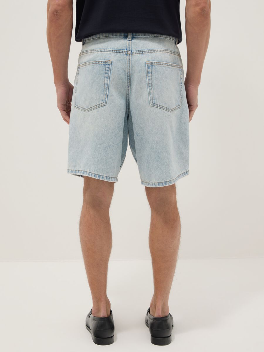 Hellblaue Baggy-Fit Denim-Bermudas aus Baumwollmix_2