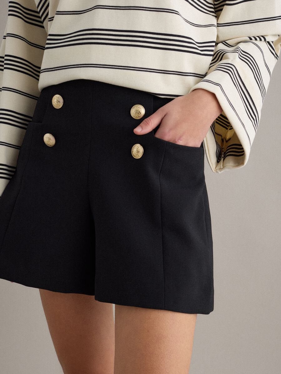 Black regular fit shorts with high waist and gold buttons_4