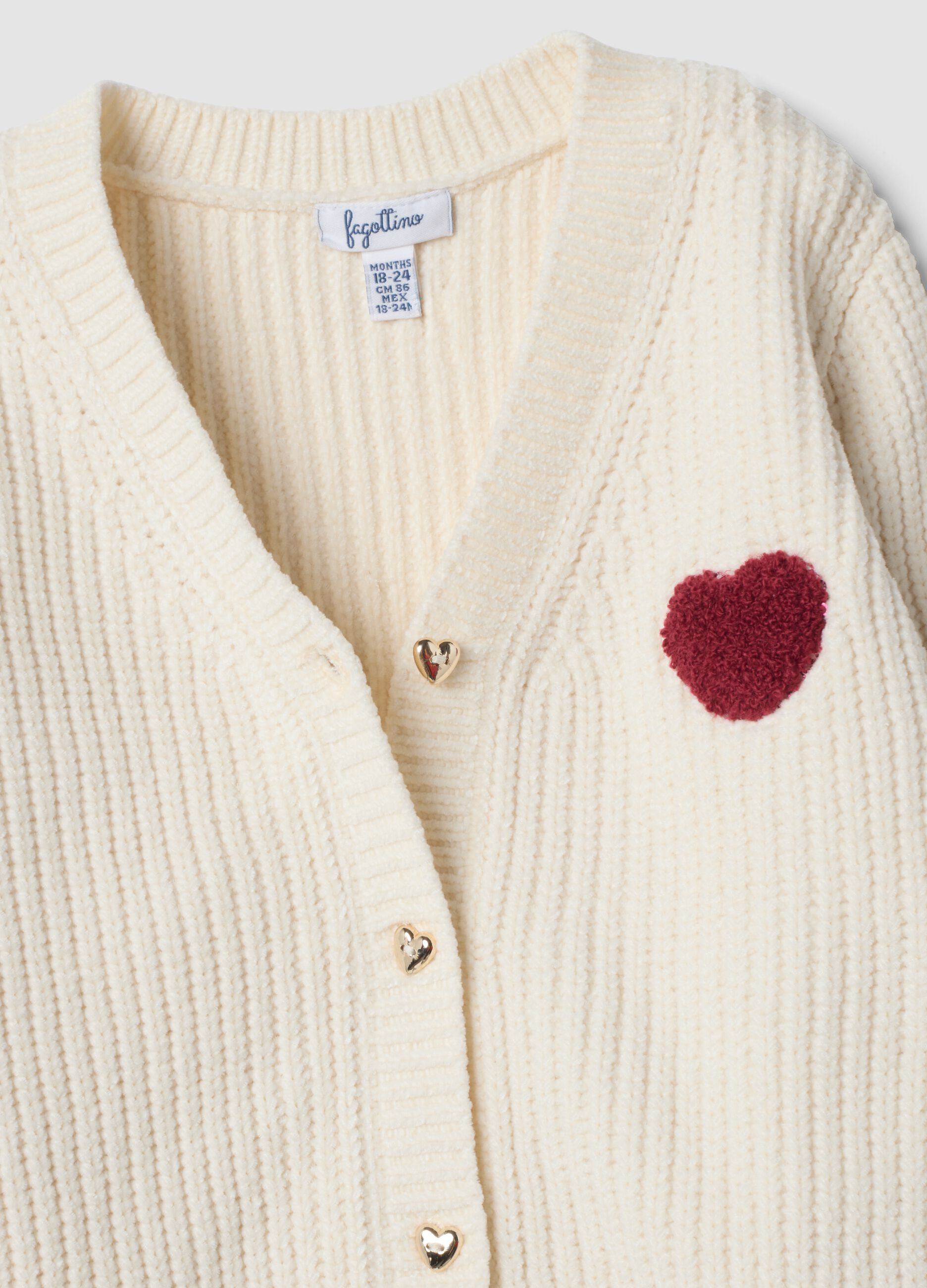 Weisse Strickjacke mit Herzstickerei, Regular Fit