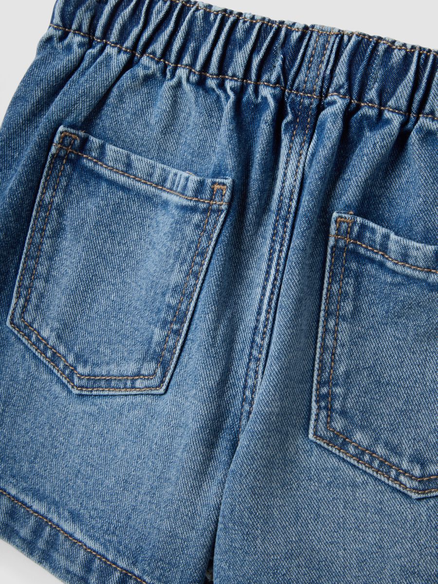 Girls&rsquo; blue denim shorts in pure cotton, regular fit, with buttons_3