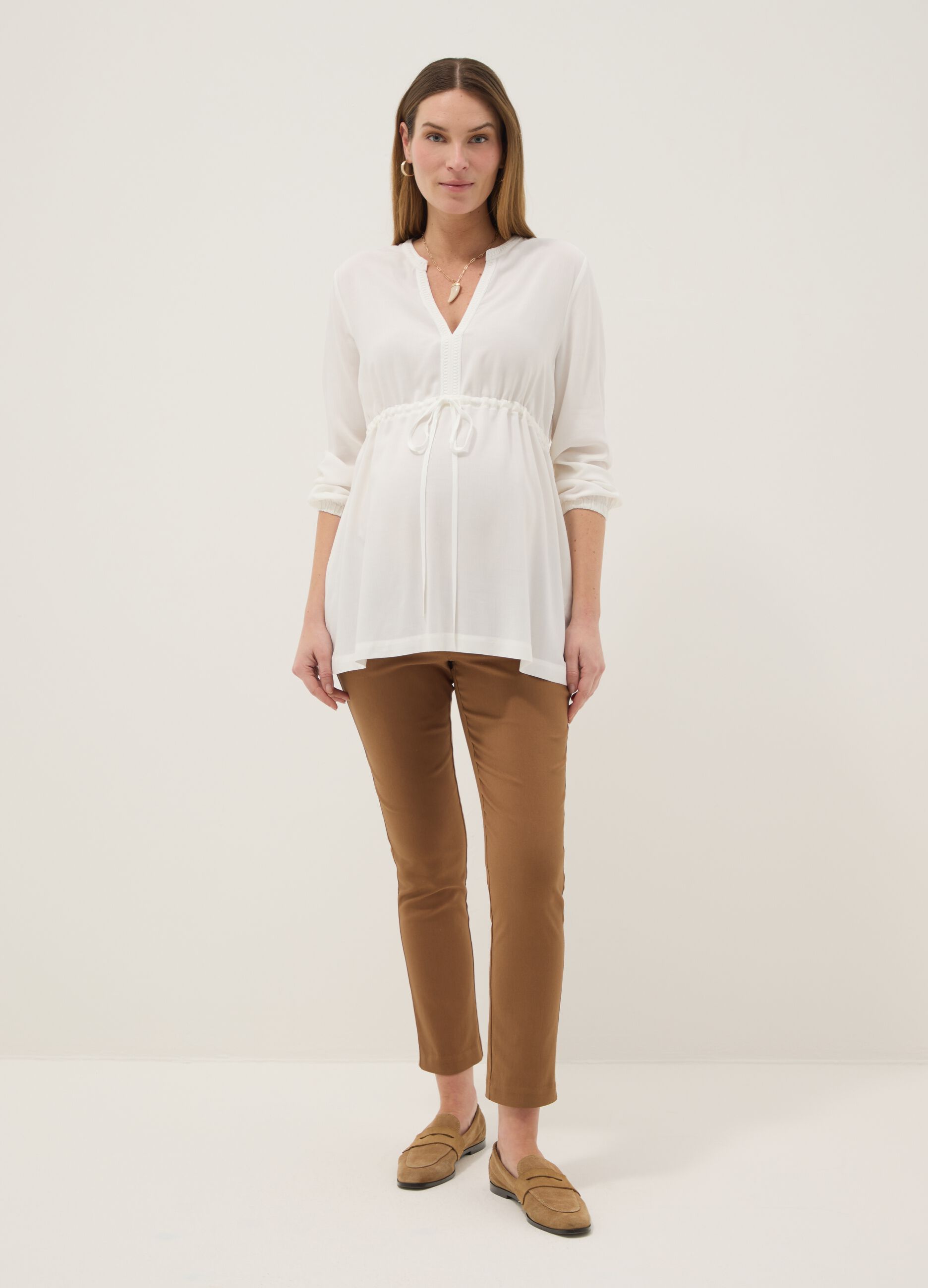 Pantaloni slim premaman marroni in viscosa elasticizzata