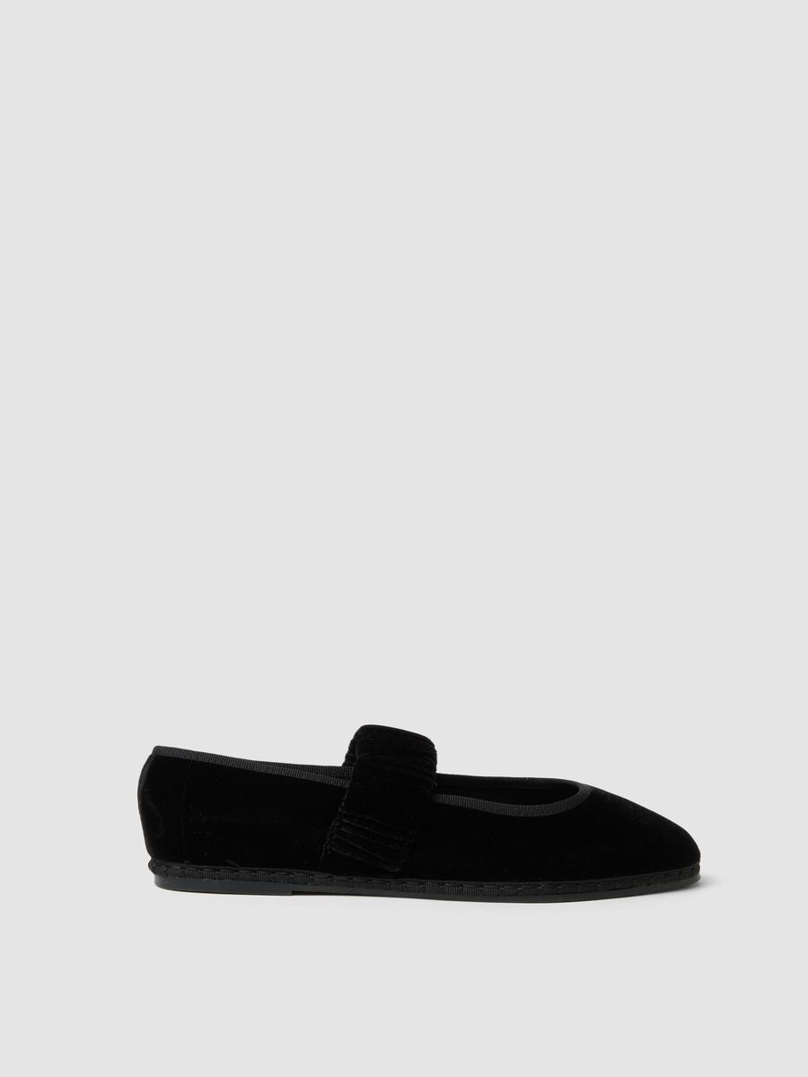 Classic black Furlane with gathered strap_0