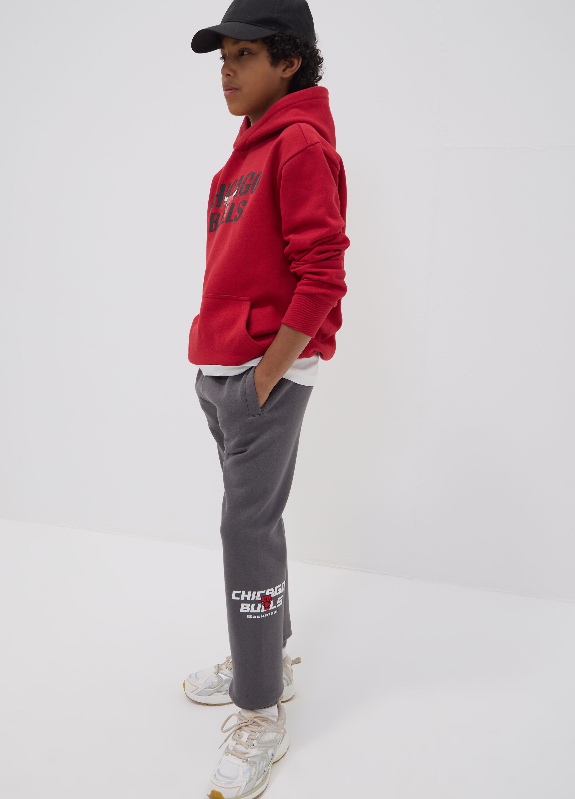 Graue Jogginghose aus Baumwollmischung mit Chicago Bulls Print