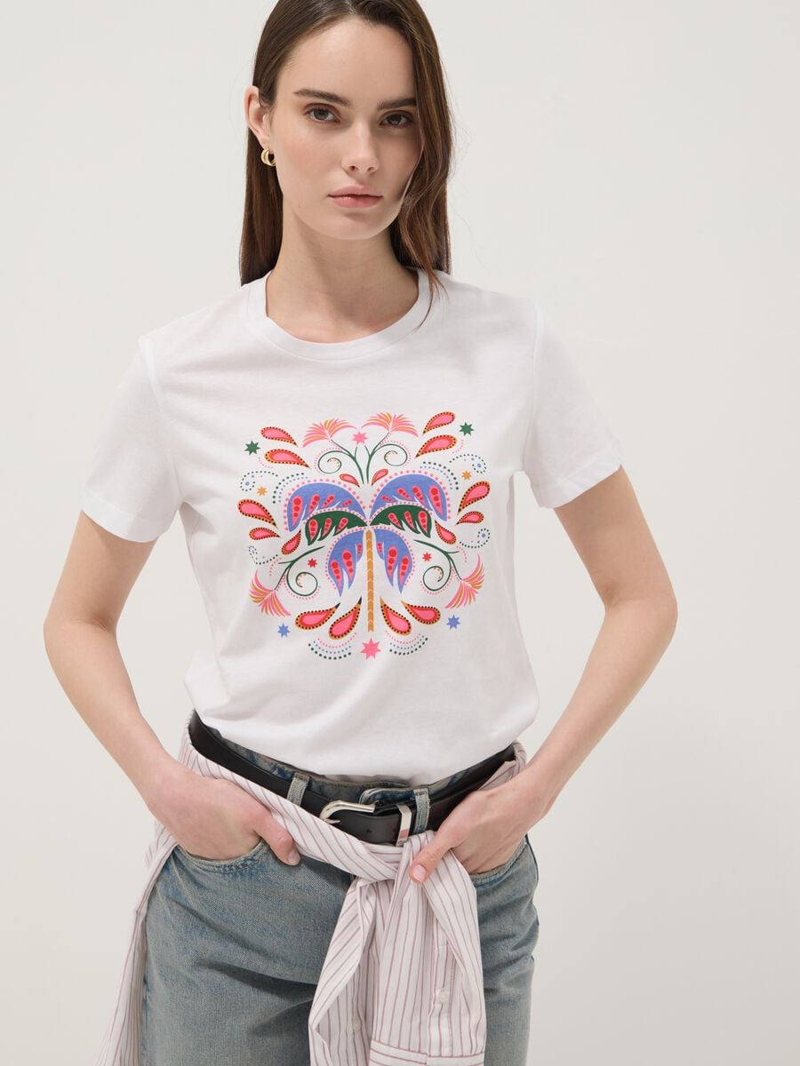 Camiseta blanca de algod&oacute;n puro con estampado frontal_0