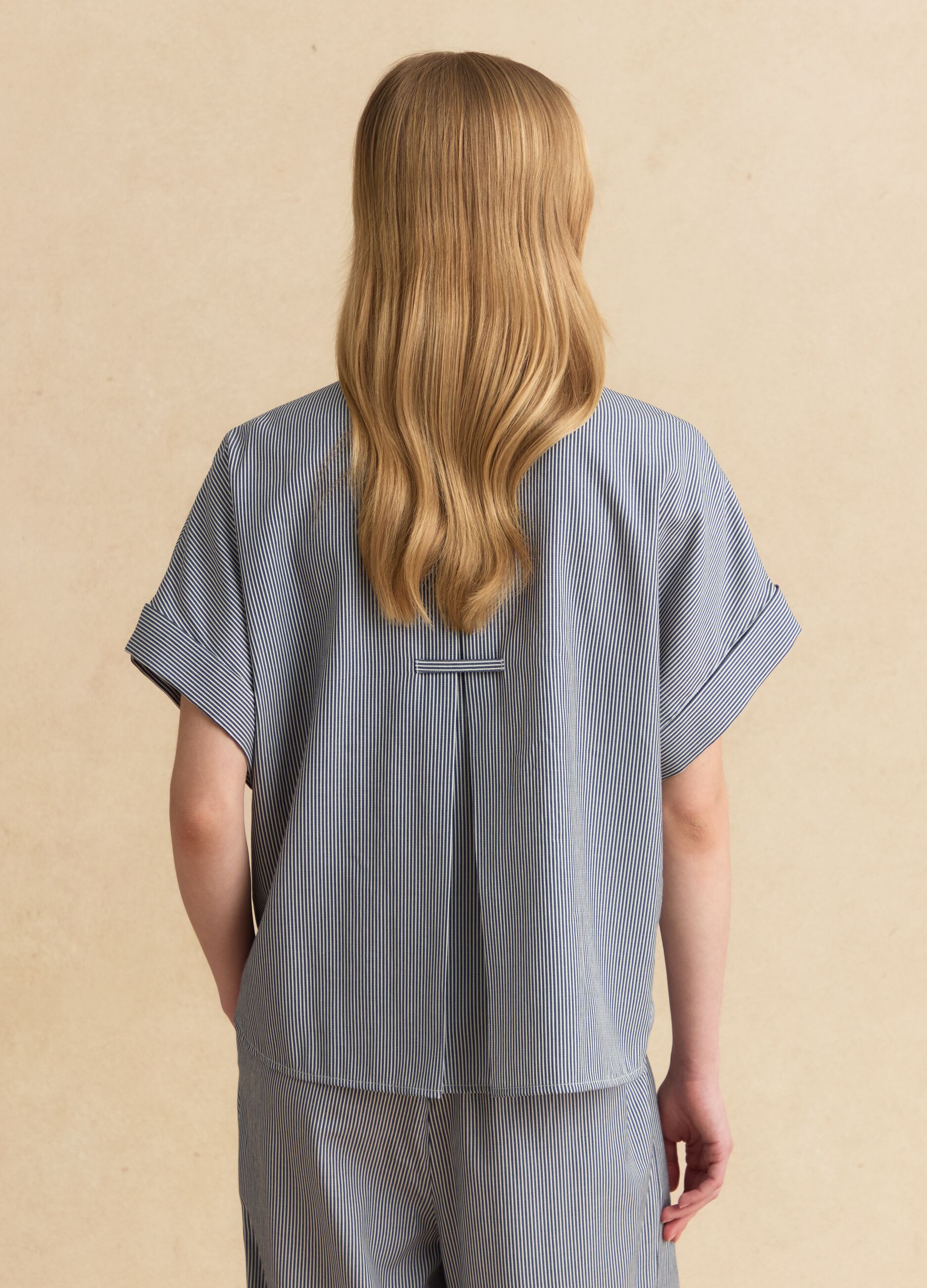 Blue striped short-sleeve shirt