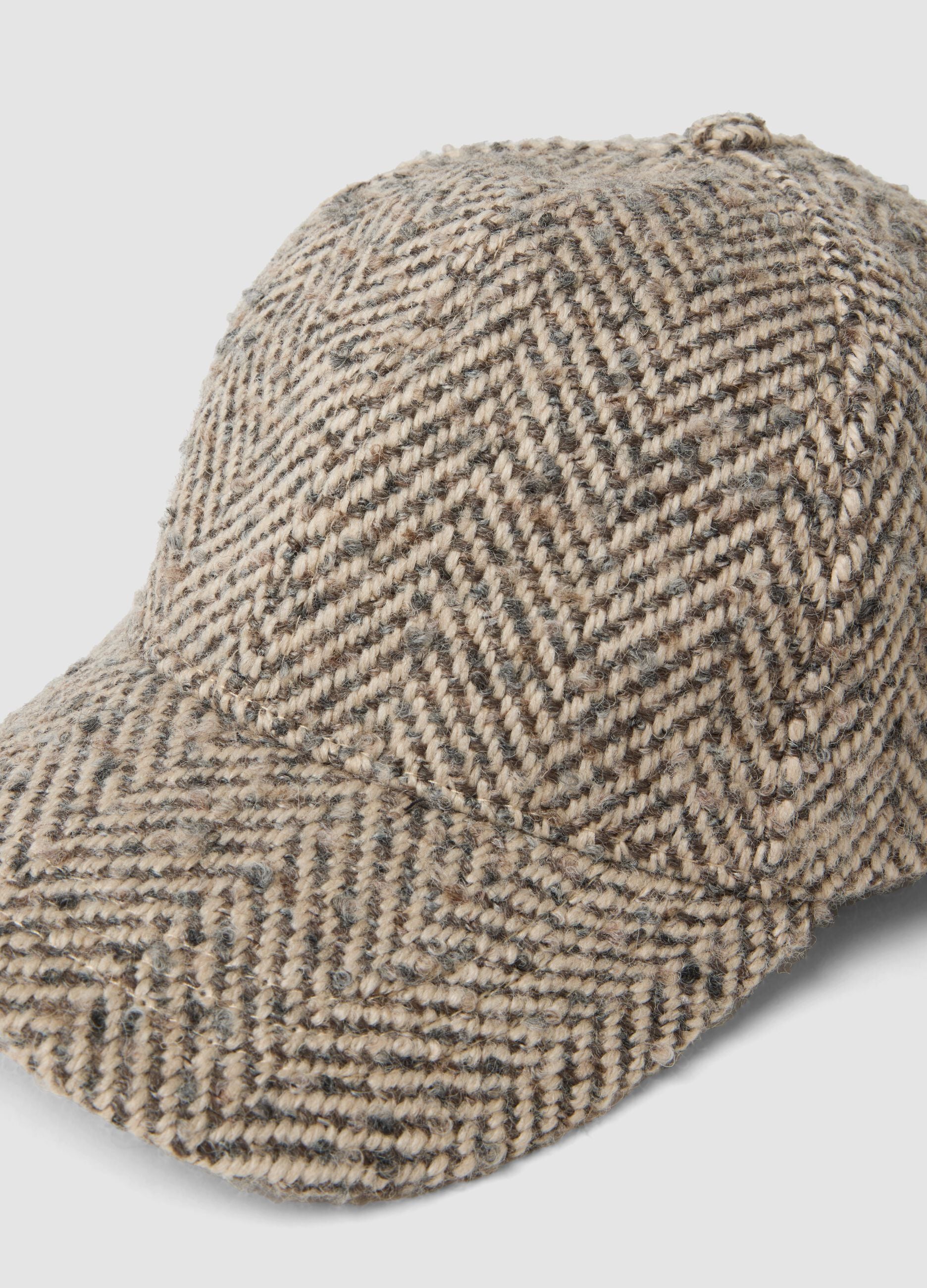 Beige wool-blend cap with patterned design