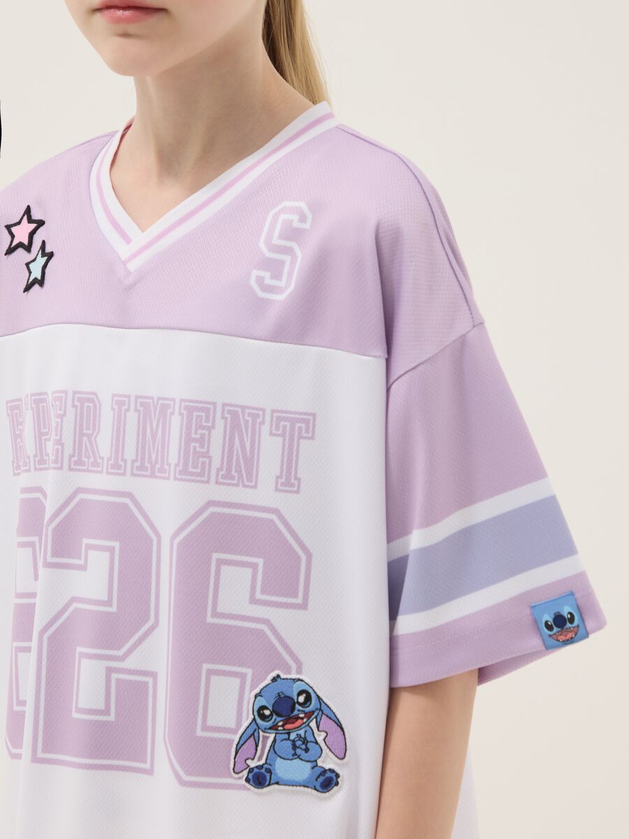 Mehrfarbiges reines Baumwoll-T-Shirt f&uuml;r M&auml;dchen im Boxy-Fit mit Stitch_2