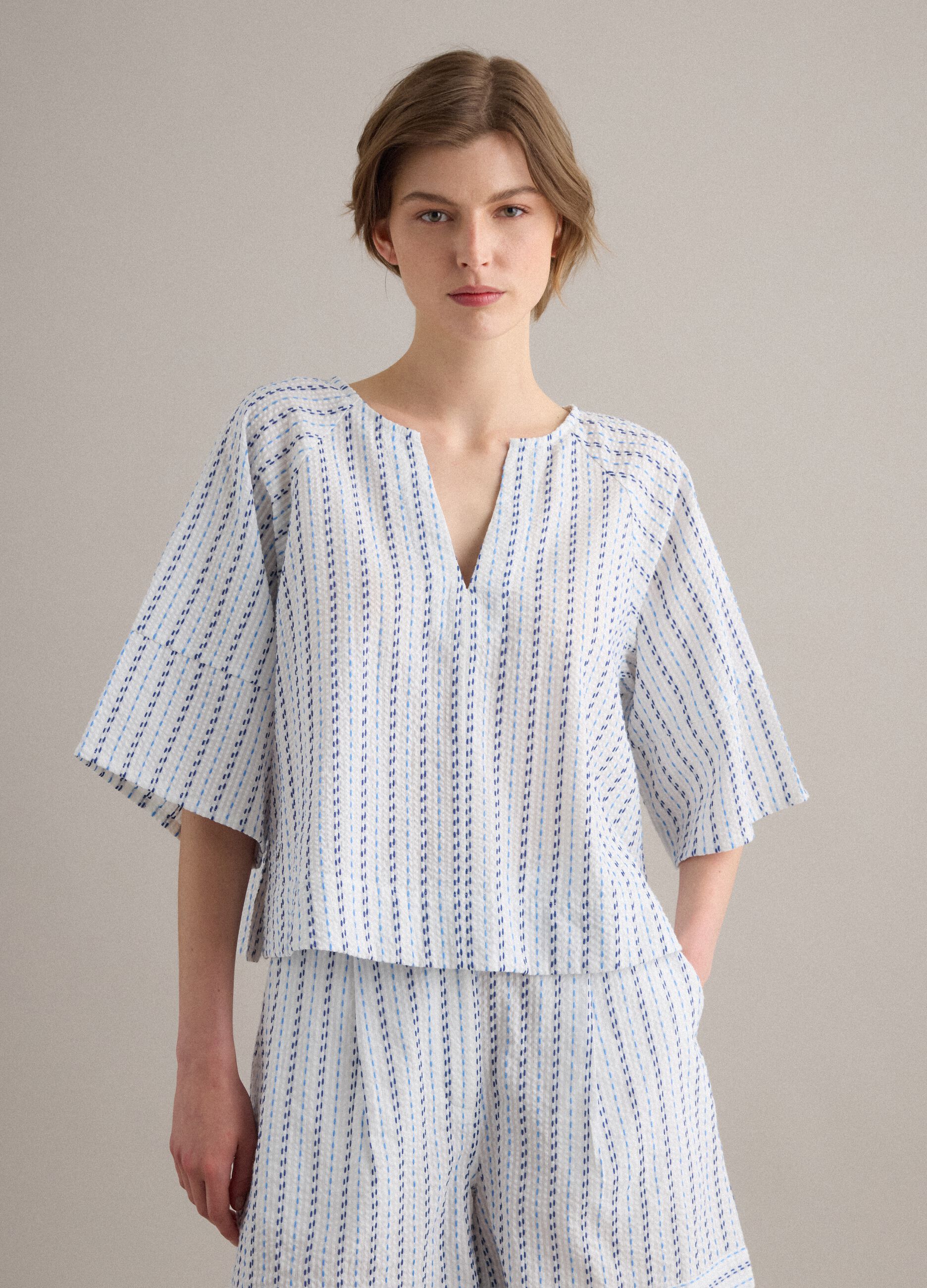Camisa blanca de algod&oacute;n puro a rayas
