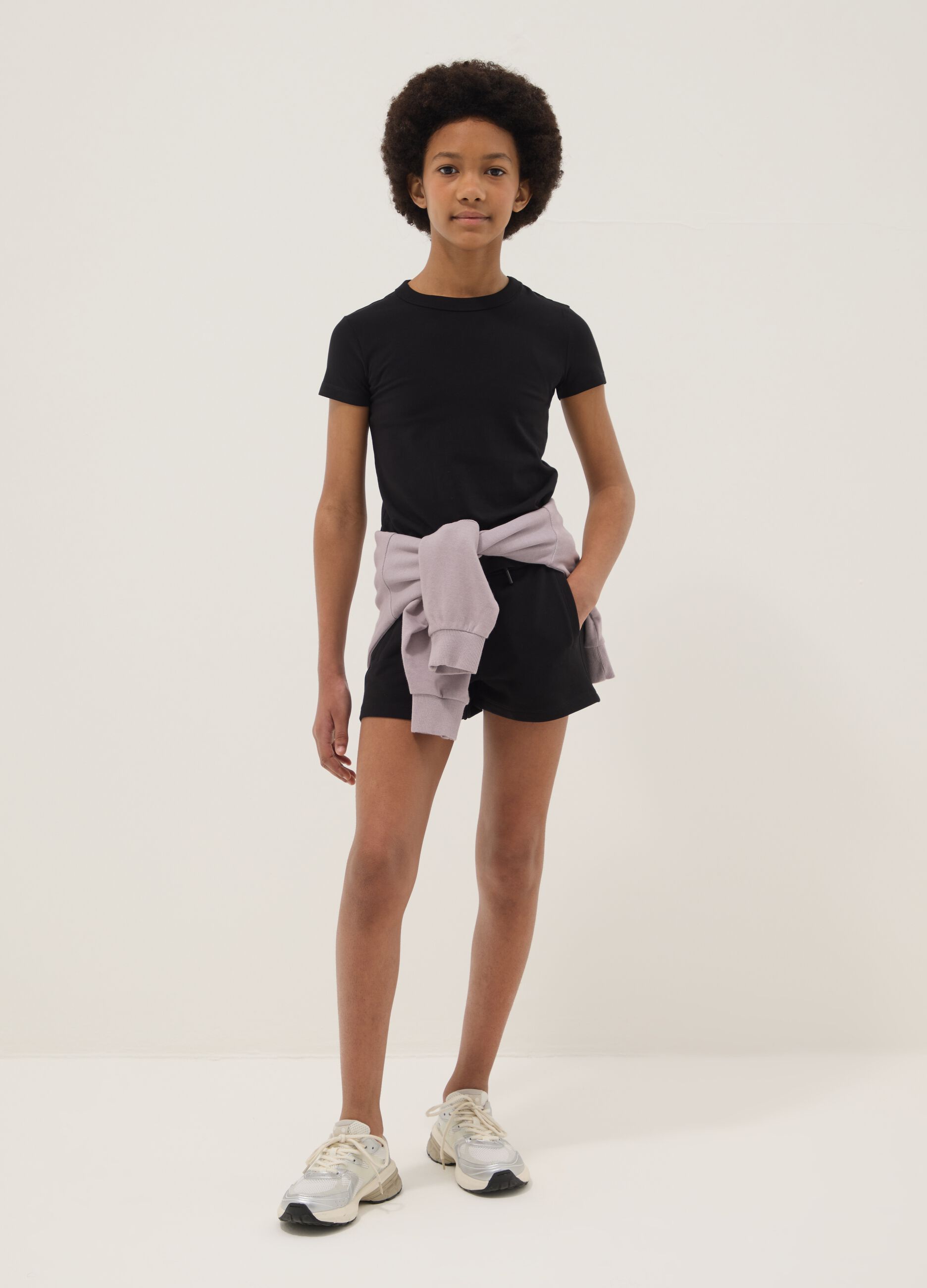 Schwarze Shorts aus reiner Bio-Baumwolle f&uuml;r M&auml;dchen mit elastischem Bund
