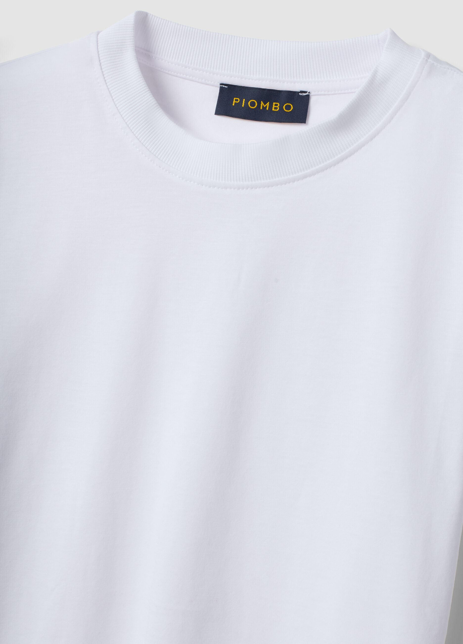Camiseta blanca de algod&oacute;n Supima puro de manga corta, corte regular