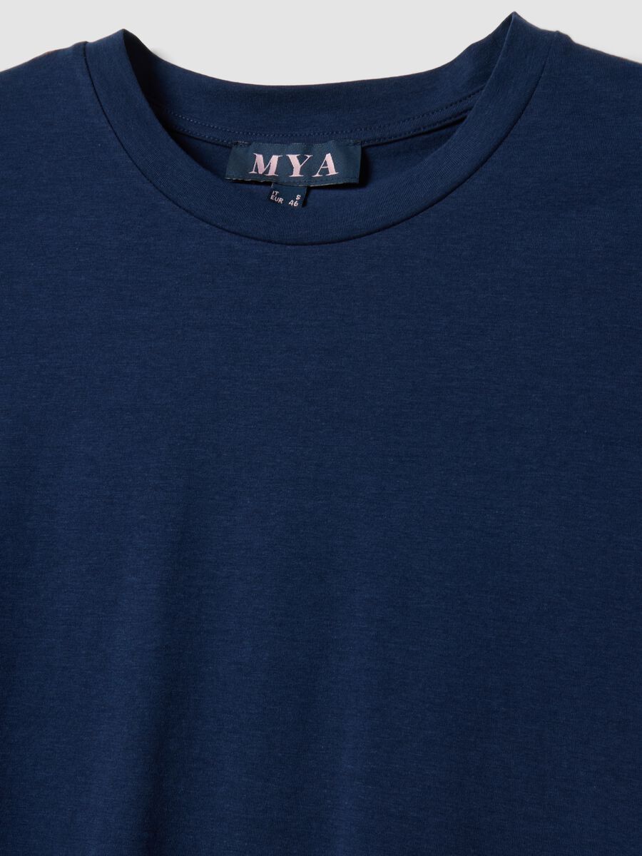 Camiseta azul de manga corta en algod&oacute;n y modal el&aacute;stico_1