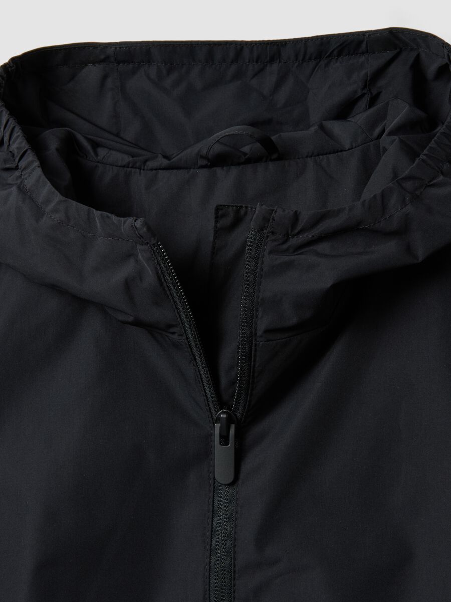 Black hooded rain jacket with zip for girls_2