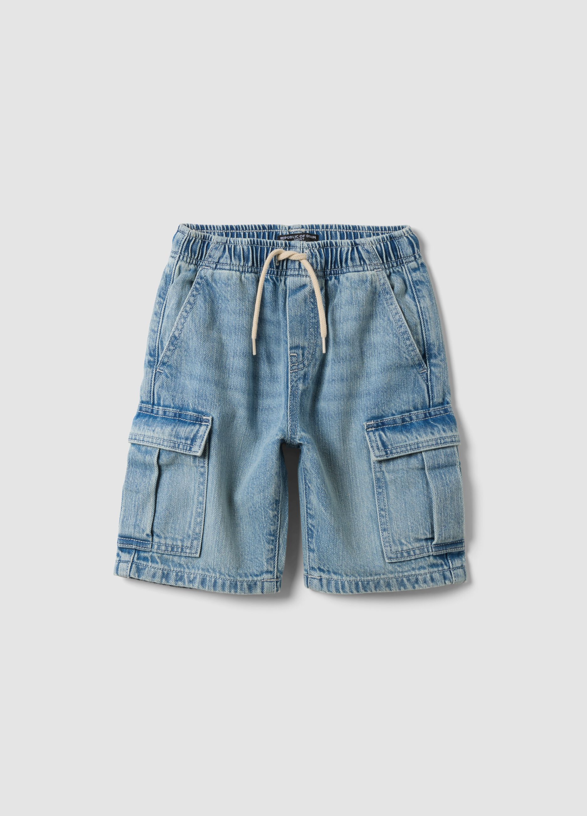 Light blue denim cargo shorts in pure cotton