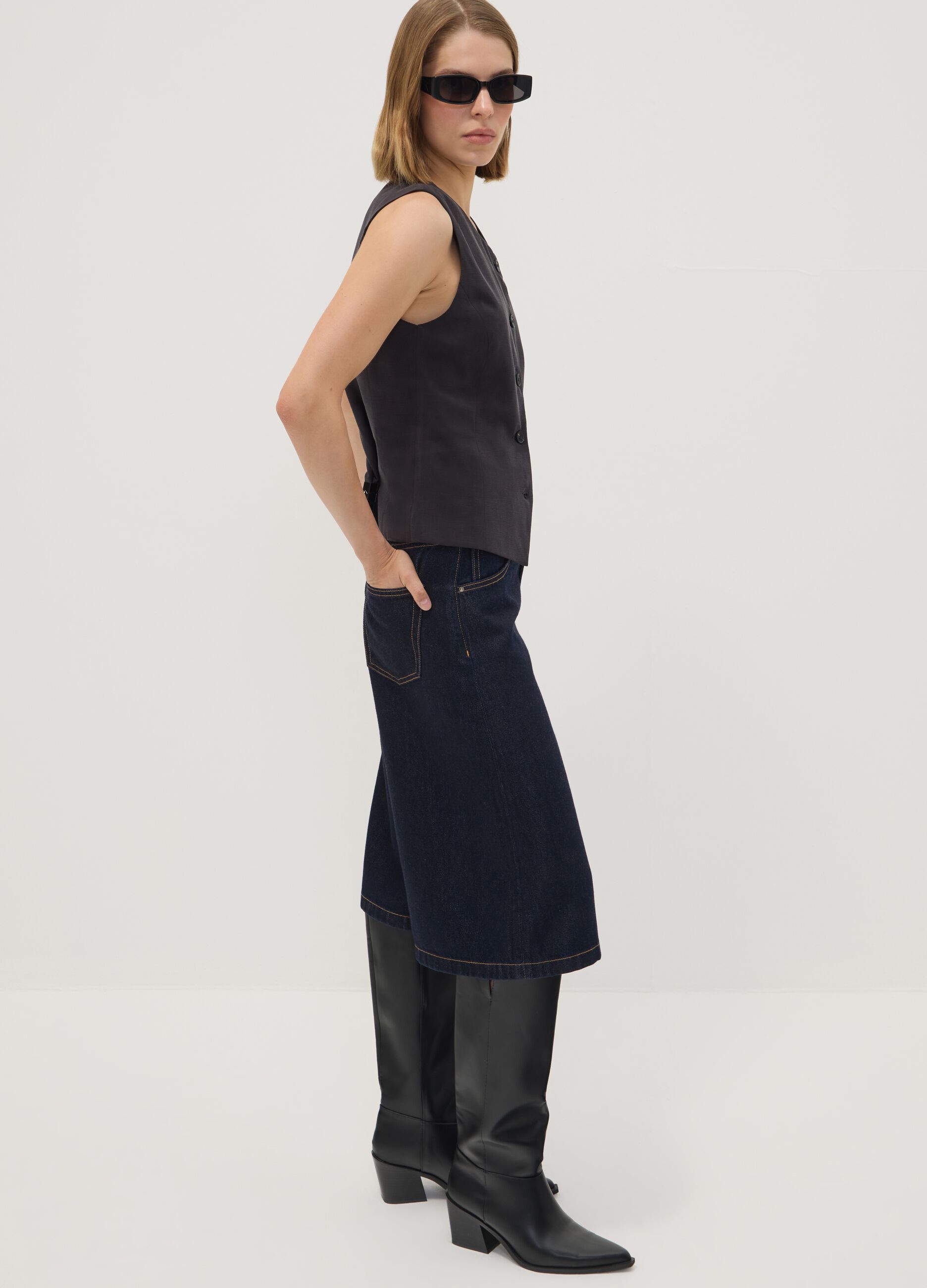 Blue denim wide-leg Bermuda shorts in cotton and lyocell blend