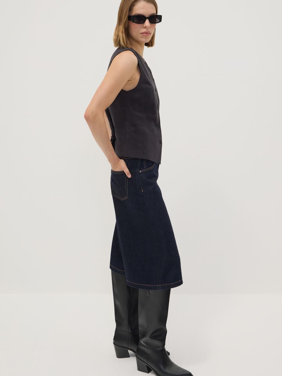 Blue denim wide-leg Bermuda shorts in cotton and lyocell blend_0