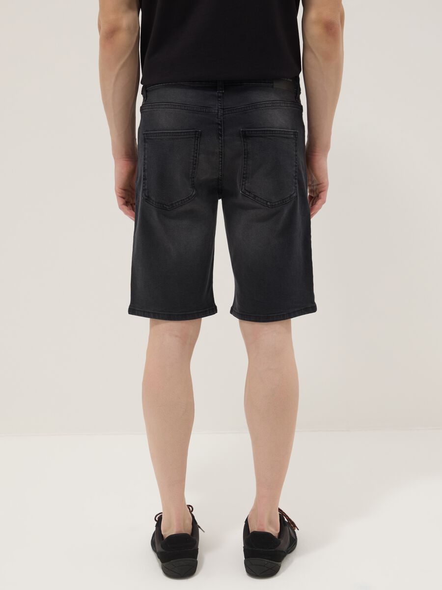 Grey stretch cotton denim Bermuda shorts_3