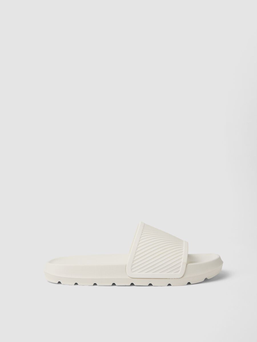 White slide sandals with wide strap_0