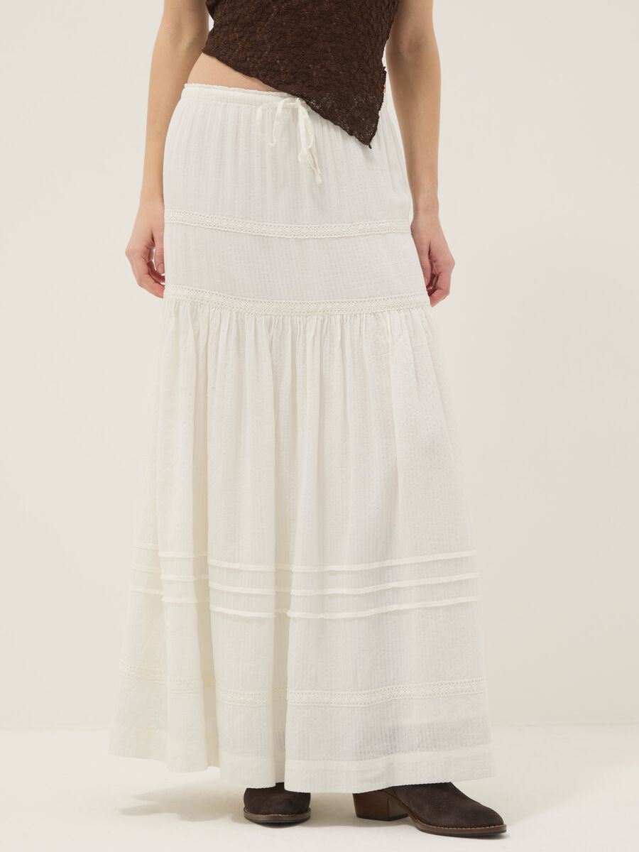 Langer wei&szlig;er Rock aus Baumwollmischung, regular fit mit Stickereien_1