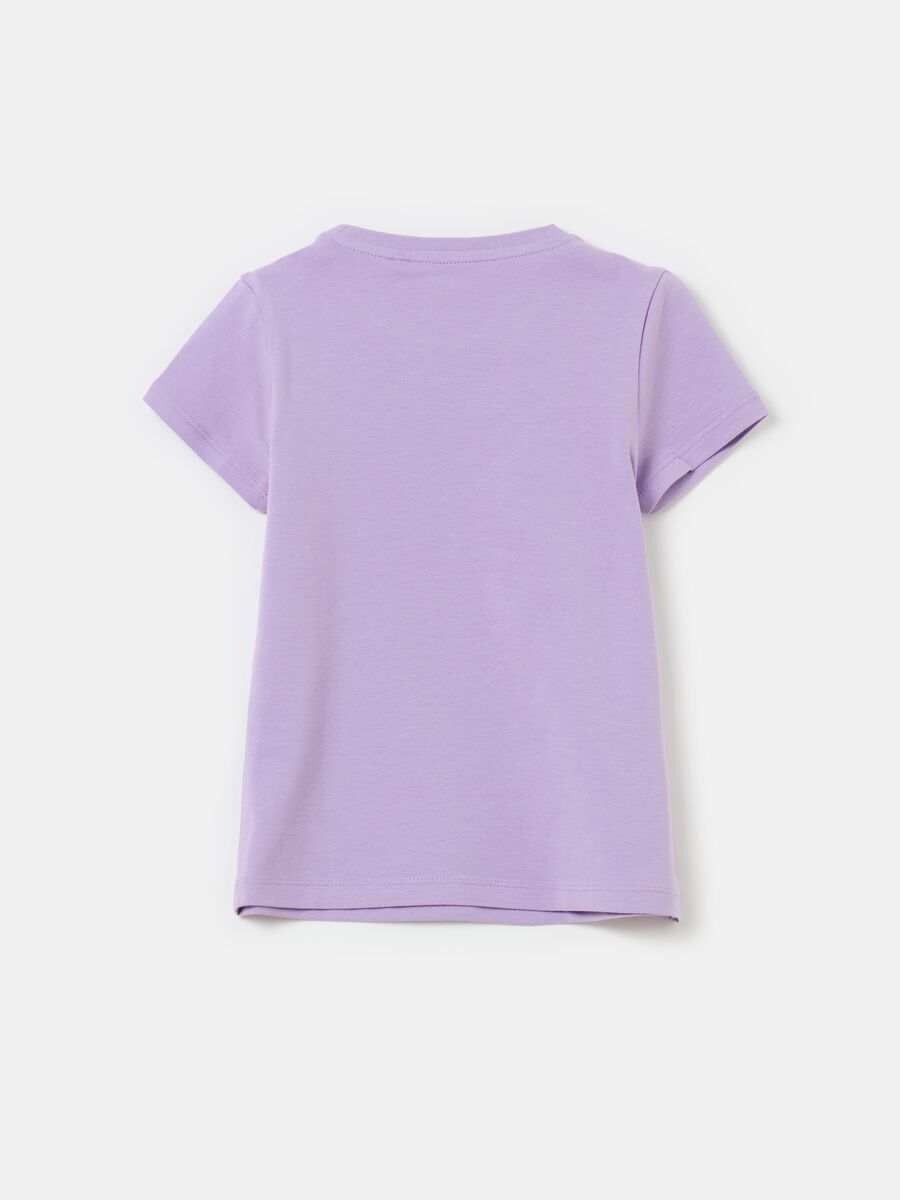 Camiseta con estampado y detalles purpurina_1