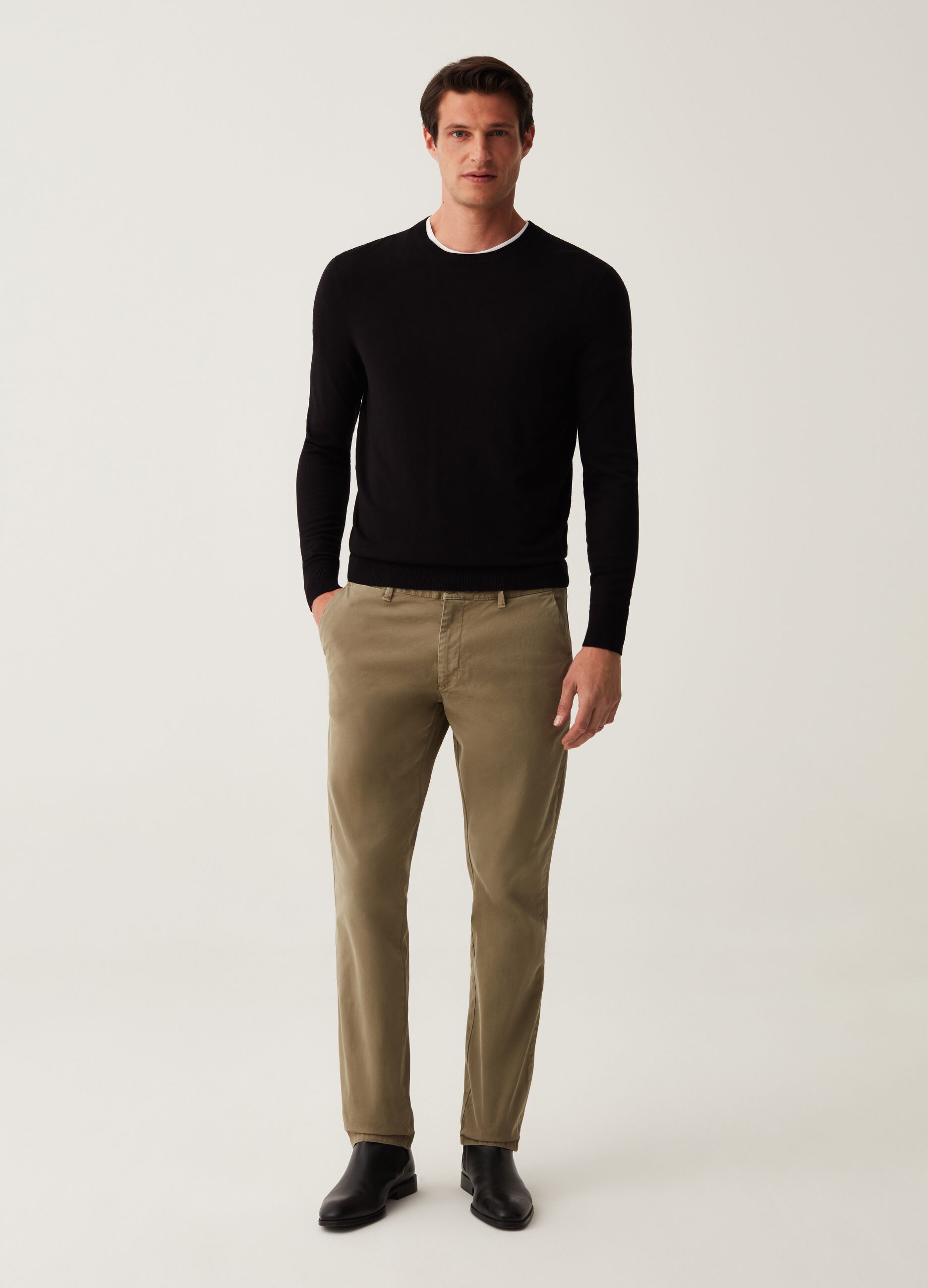 Solid colour stretch chino trousers_0
