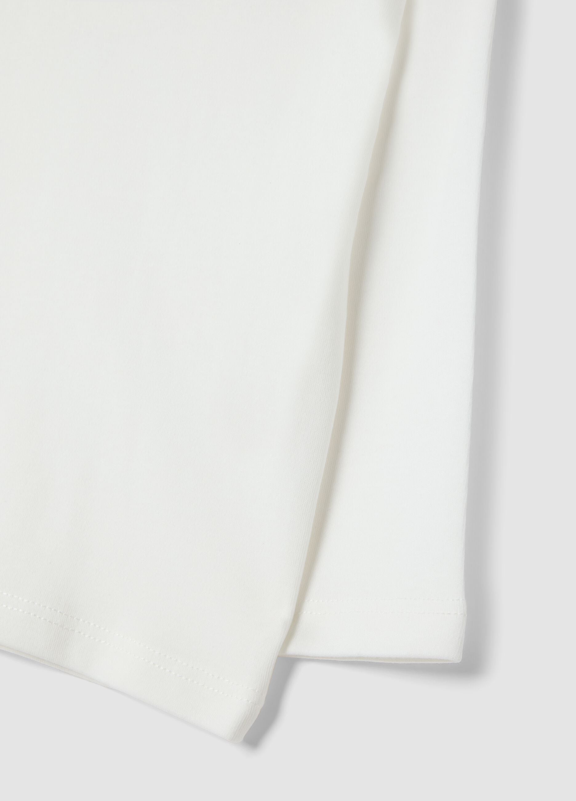 T-shirt branca de gola redonda em puro algod&atilde;o org&acirc;nico