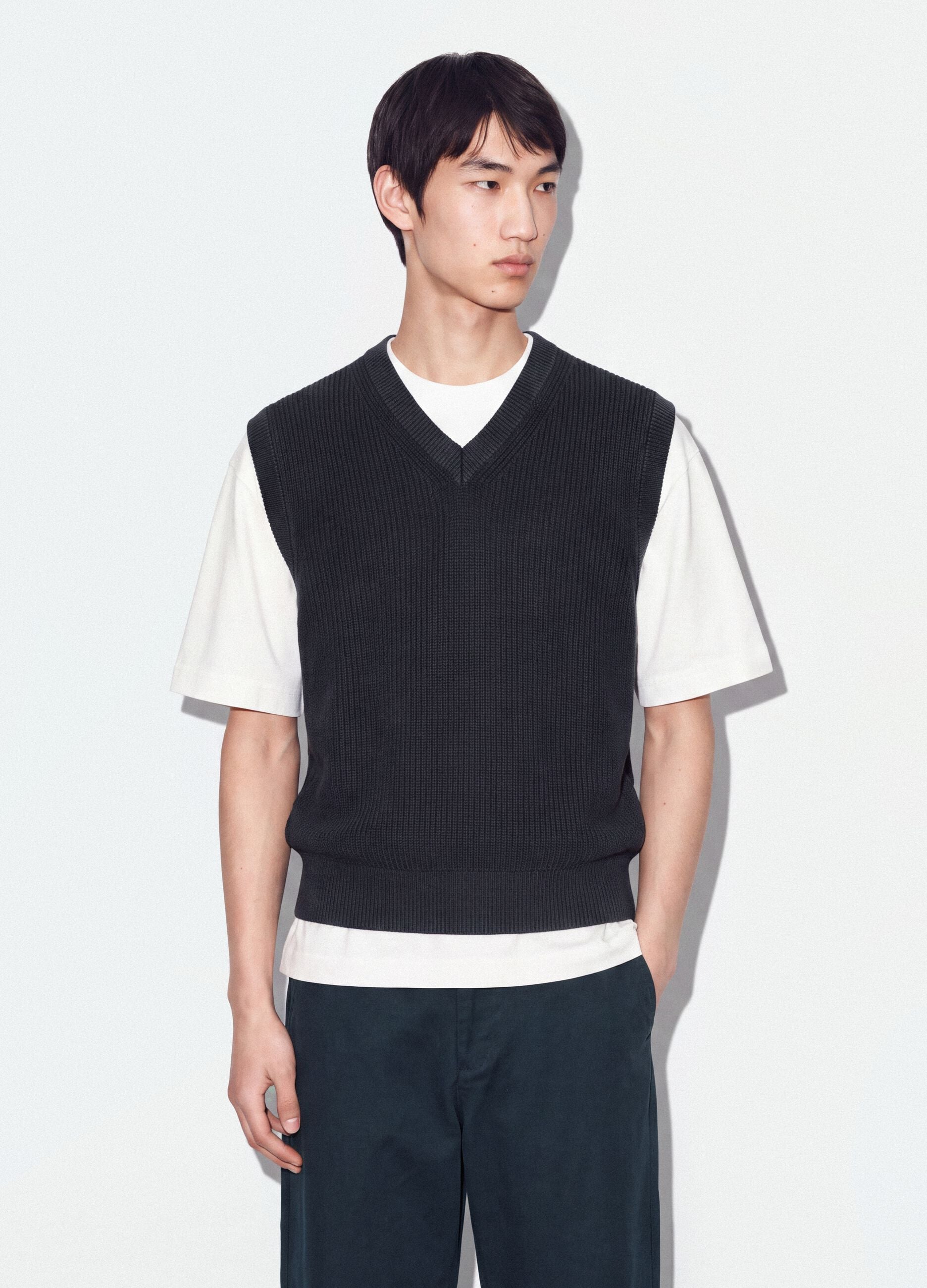 Blue cropped pure cotton vest with deep V-neck