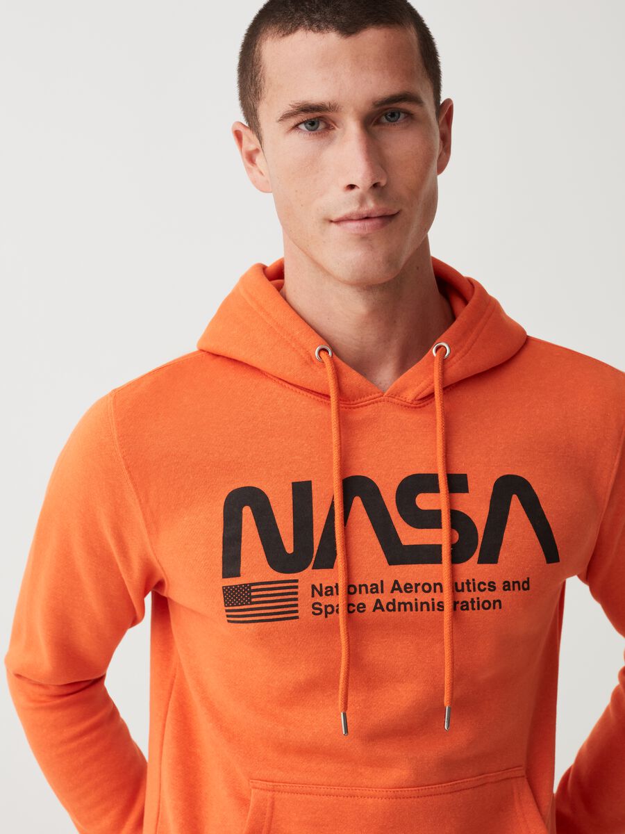 Sweatshirt with hood and NASA Artemis Mission print_1