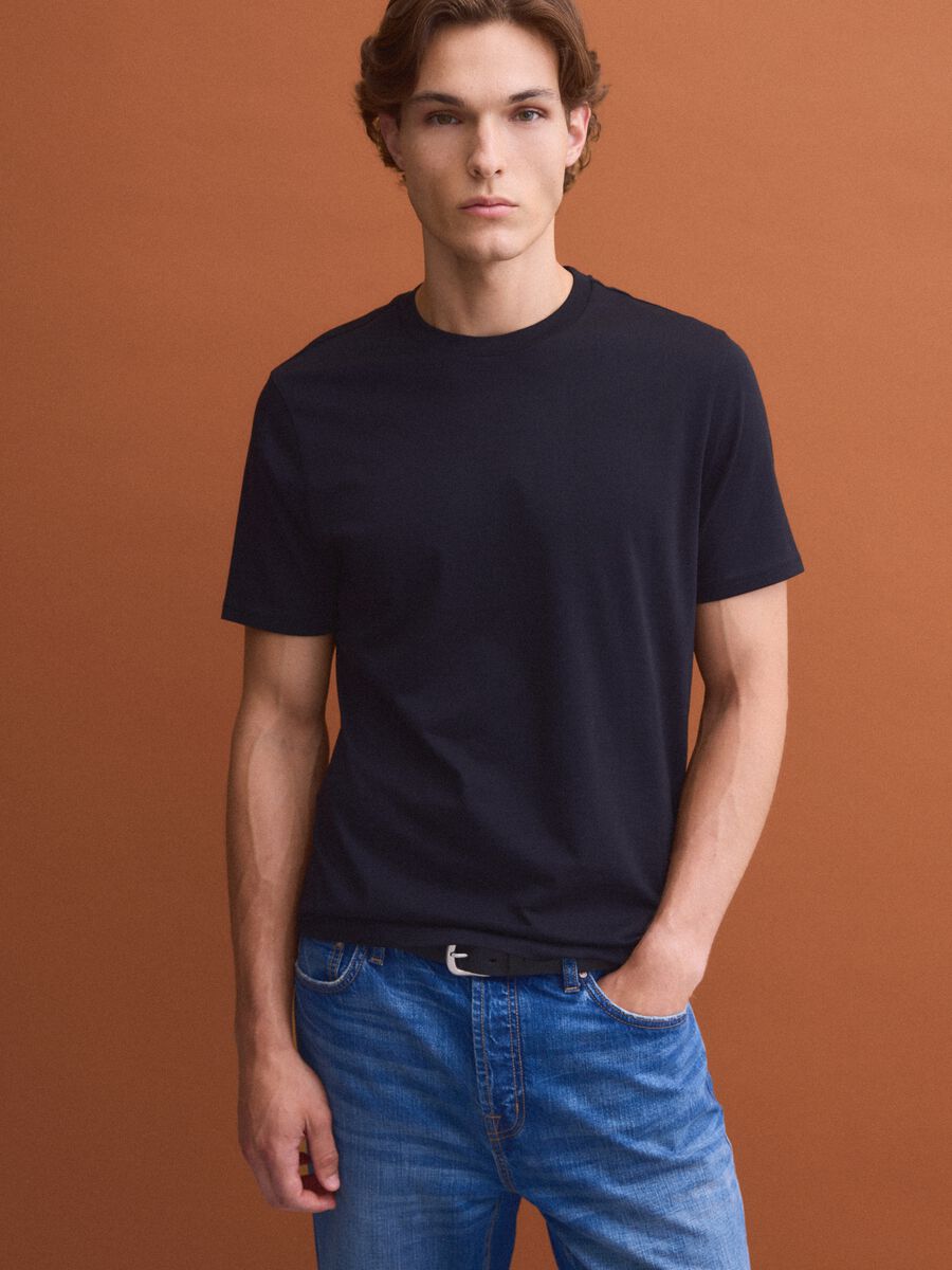 Black crew-neck pure cotton T-shirt, regular fit_1