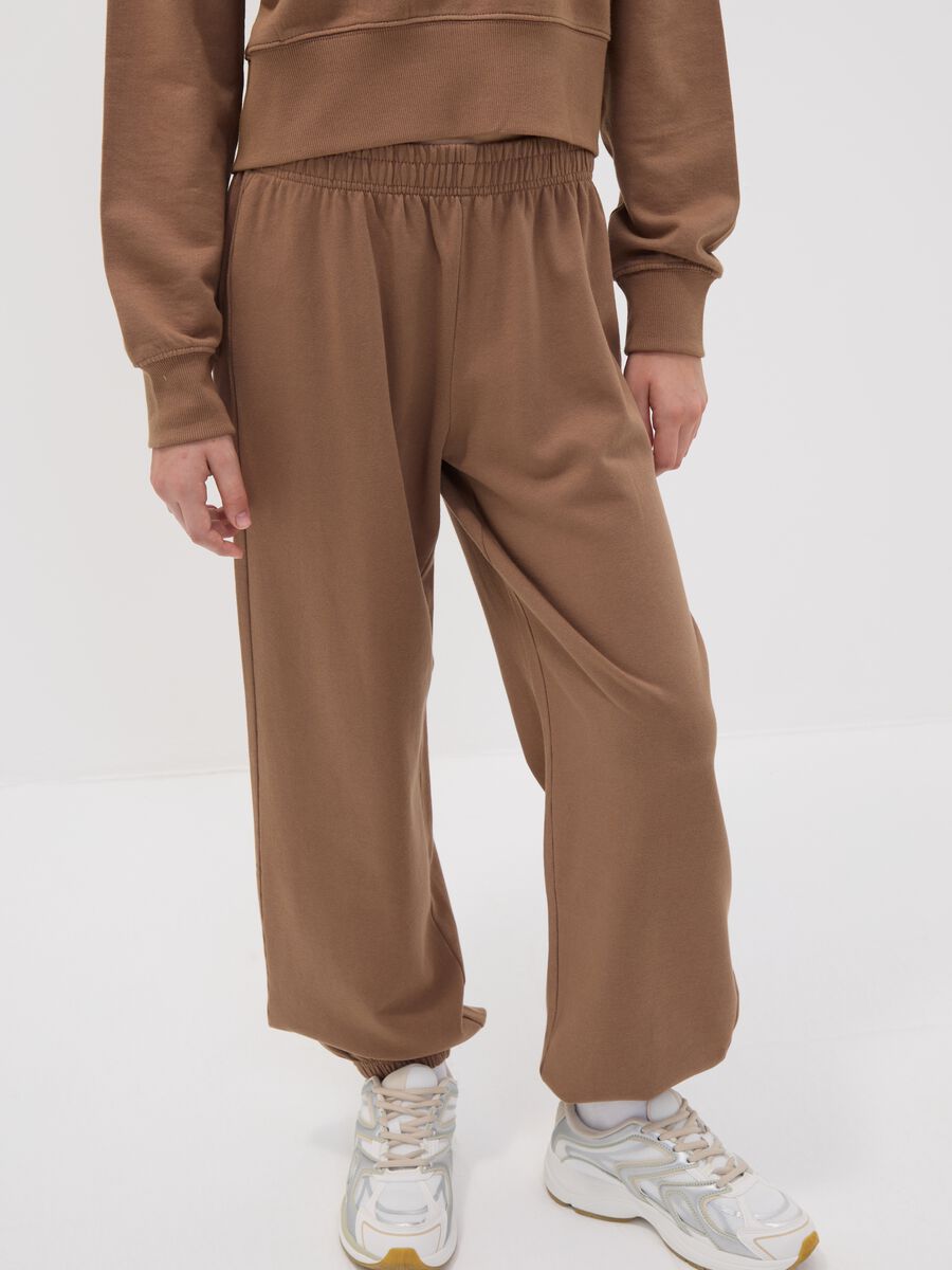 Brown jogger trousers in organic cotton and viscose blend for girls_2